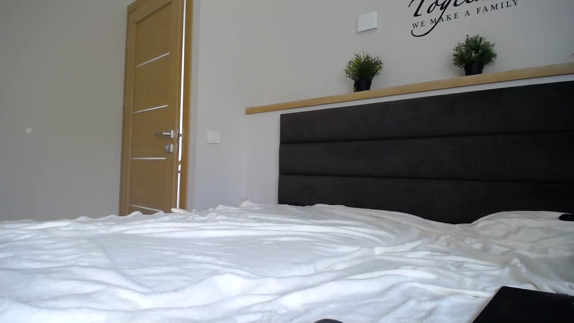 Gallery image thumbnail from EmilyTease's myfreecams stream on, 06/01/2023, 11:09 image 14 of 20