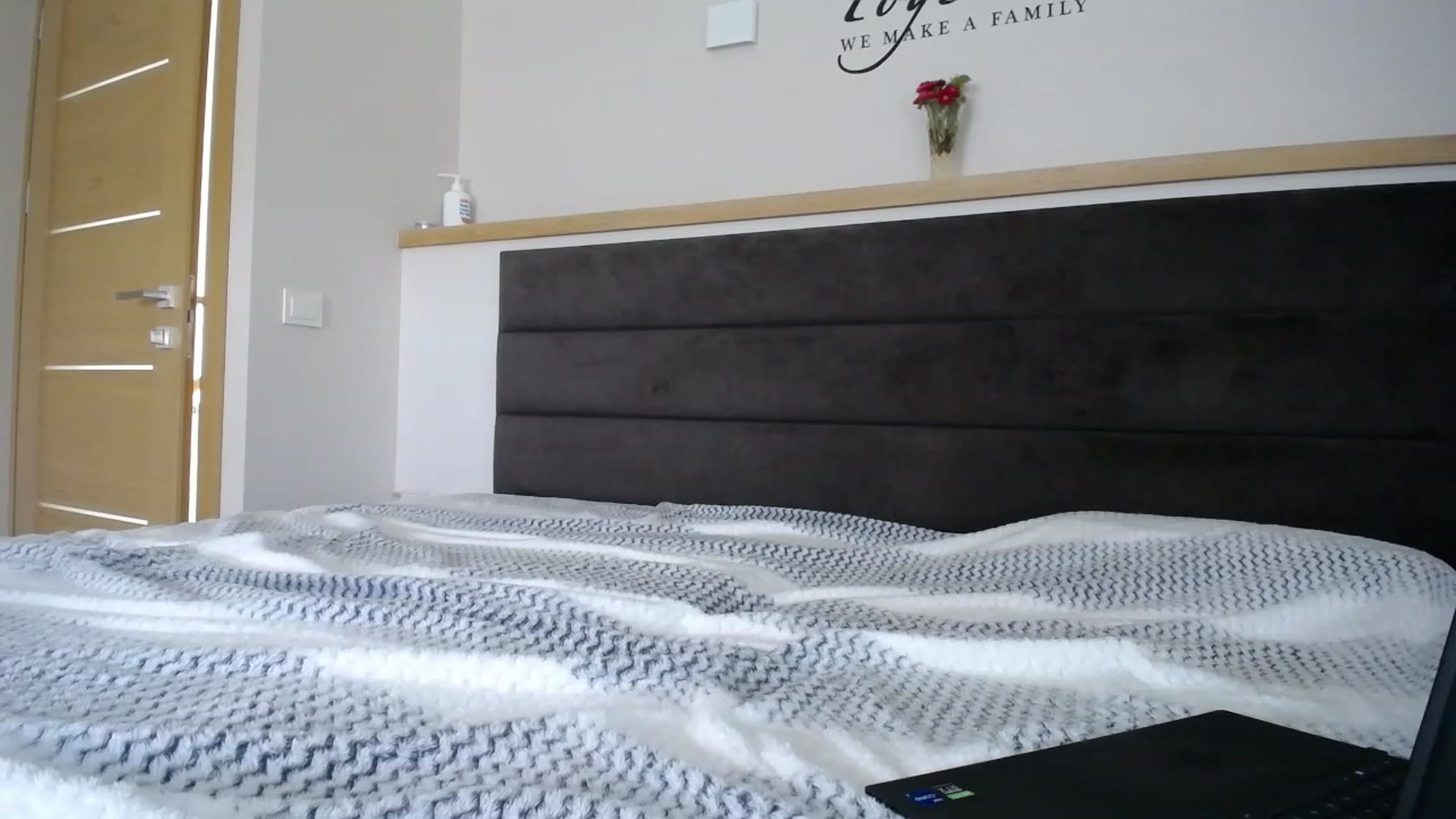 Gallery image thumbnail from EmilyTease's myfreecams stream on, 08/10/2023, 11:40 image 1 of 20