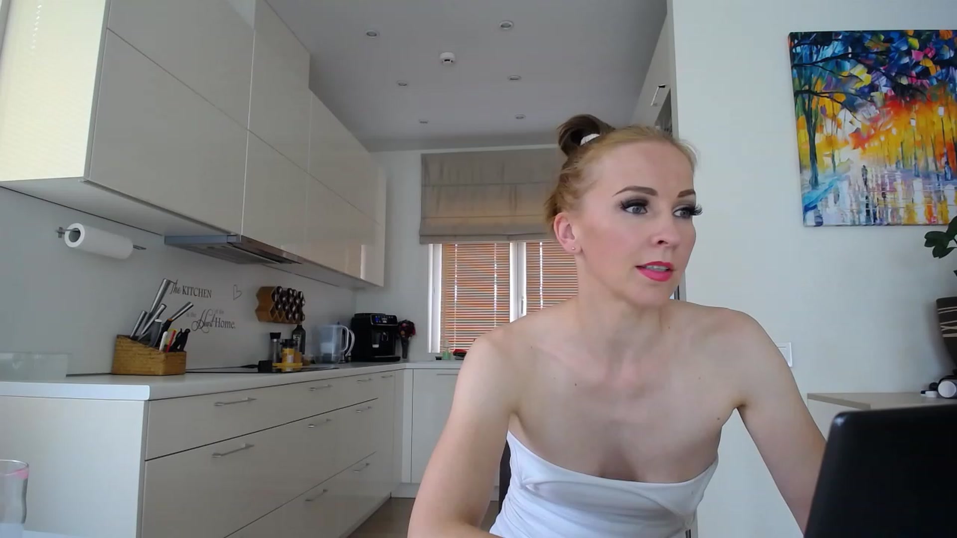 Gallery image thumbnail from EmilyTease's myfreecams stream on, 08/22/2023, 11:36 image 9 of 20