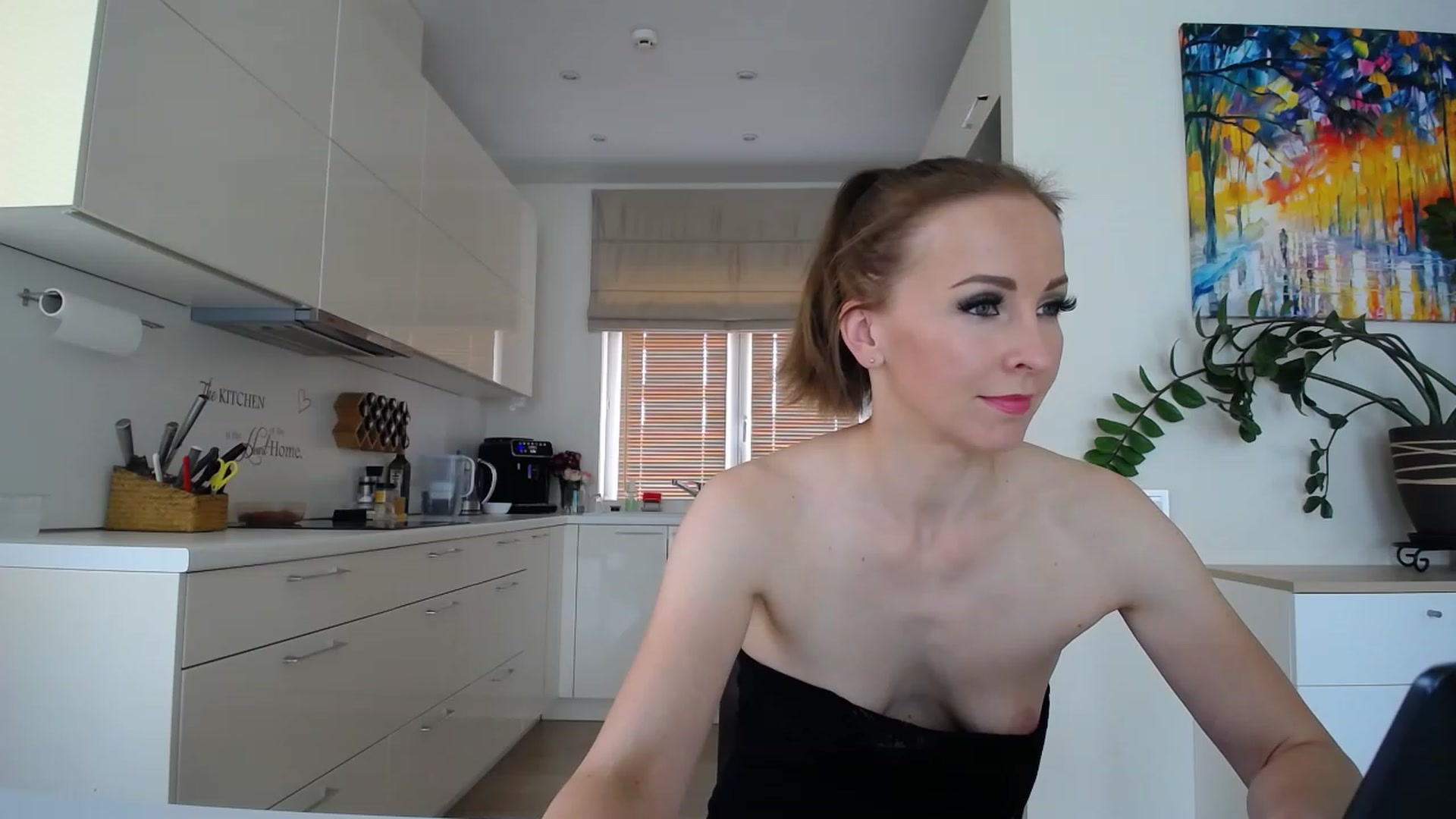 Gallery image thumbnail from EmilyTease's myfreecams stream on, 08/25/2023, 10:46 image 8 of 20