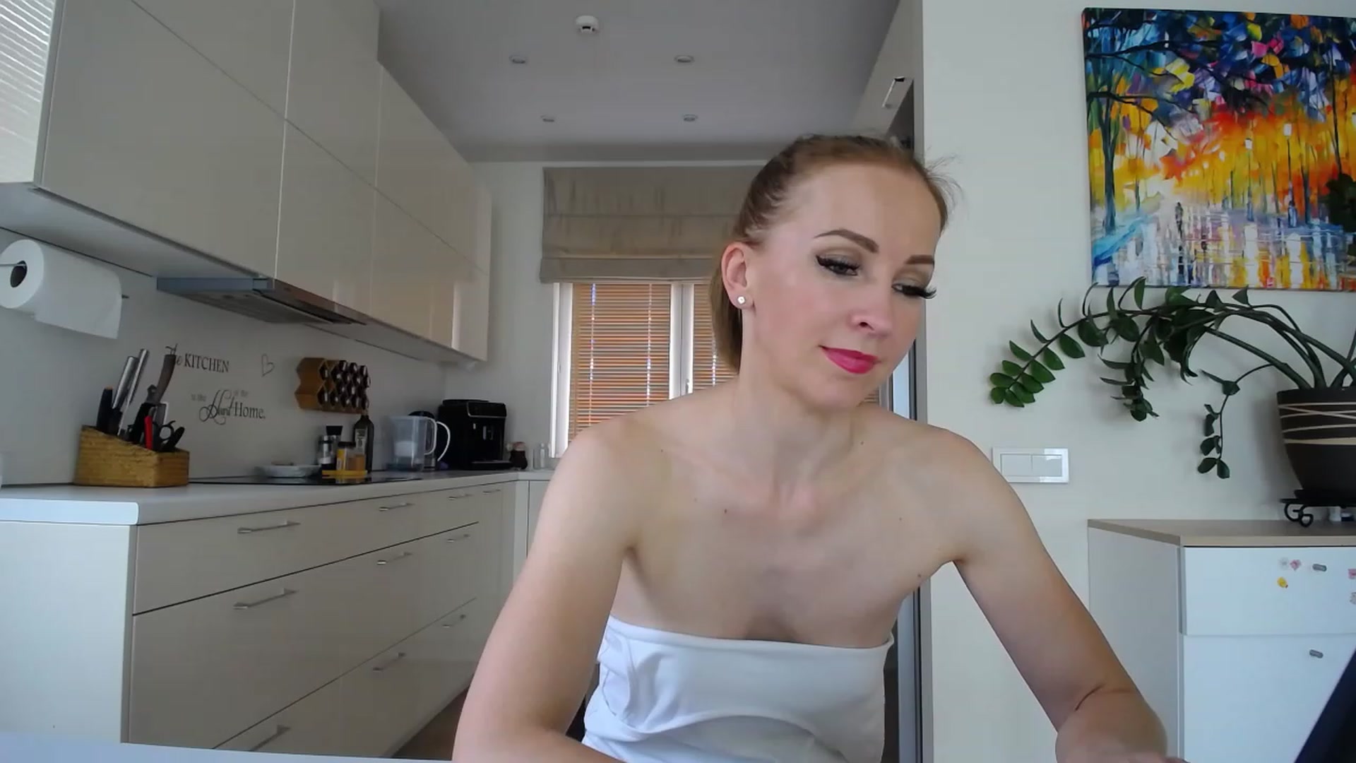 Gallery image thumbnail from EmilyTease's myfreecams stream on, 08/30/2023, 11:39 image 14 of 20