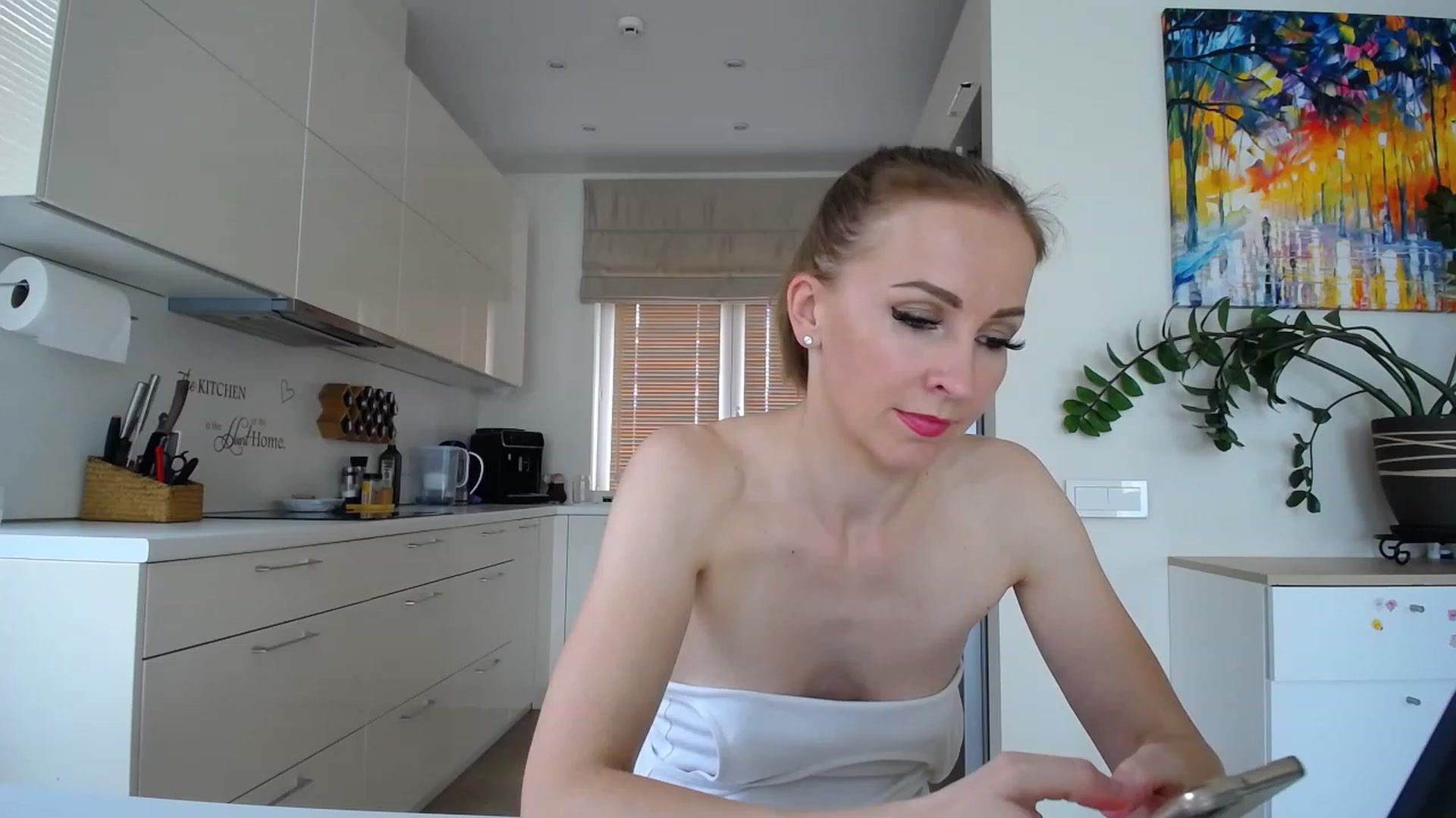 Gallery image thumbnail from EmilyTease's myfreecams stream on, 08/30/2023, 11:39 image 16 of 20