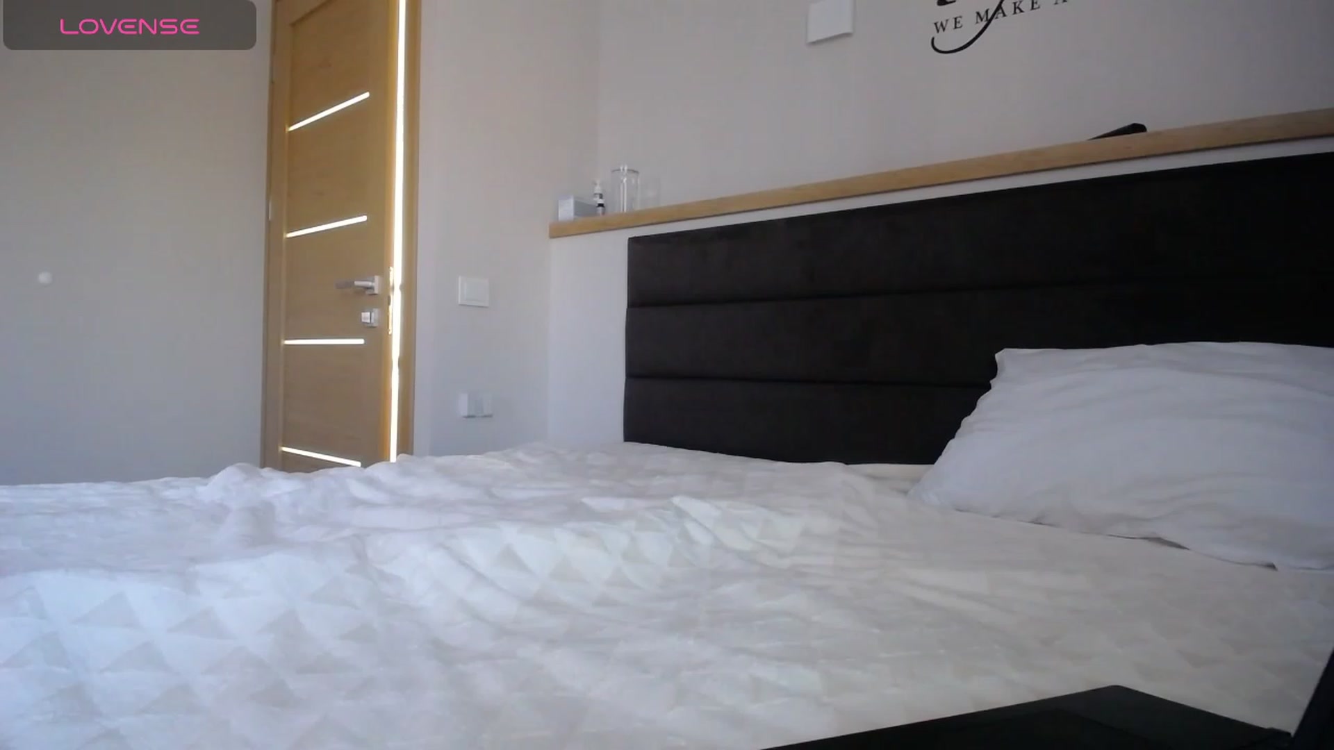 Gallery image thumbnail from EmilyTease's myfreecams stream on, 11/22/2023, 12:02 image 1 of 20