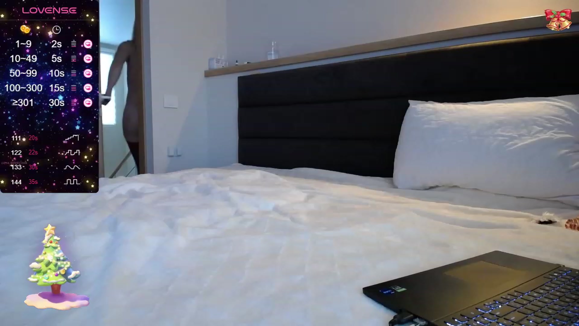 Gallery image thumbnail from EmilyTease's myfreecams stream on, 12/12/2023, 12:35 image 13 of 20