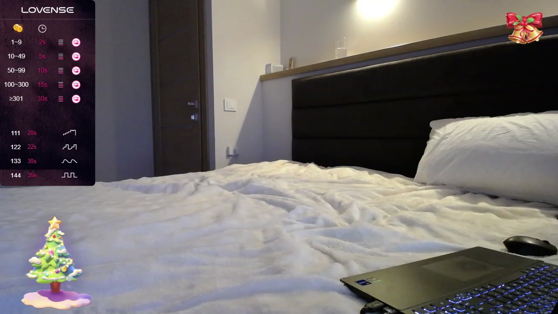 Gallery image thumbnail from EmilyTease's myfreecams stream on, 12/20/2023, 13:44 image 15 of 20