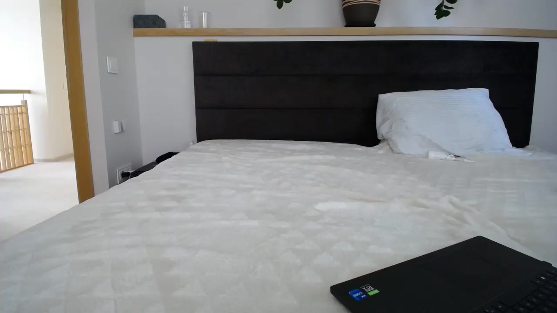 Gallery image thumbnail from EmilyTease's myfreecams stream on, 08/09/2024, 13:05 image 8 of 20