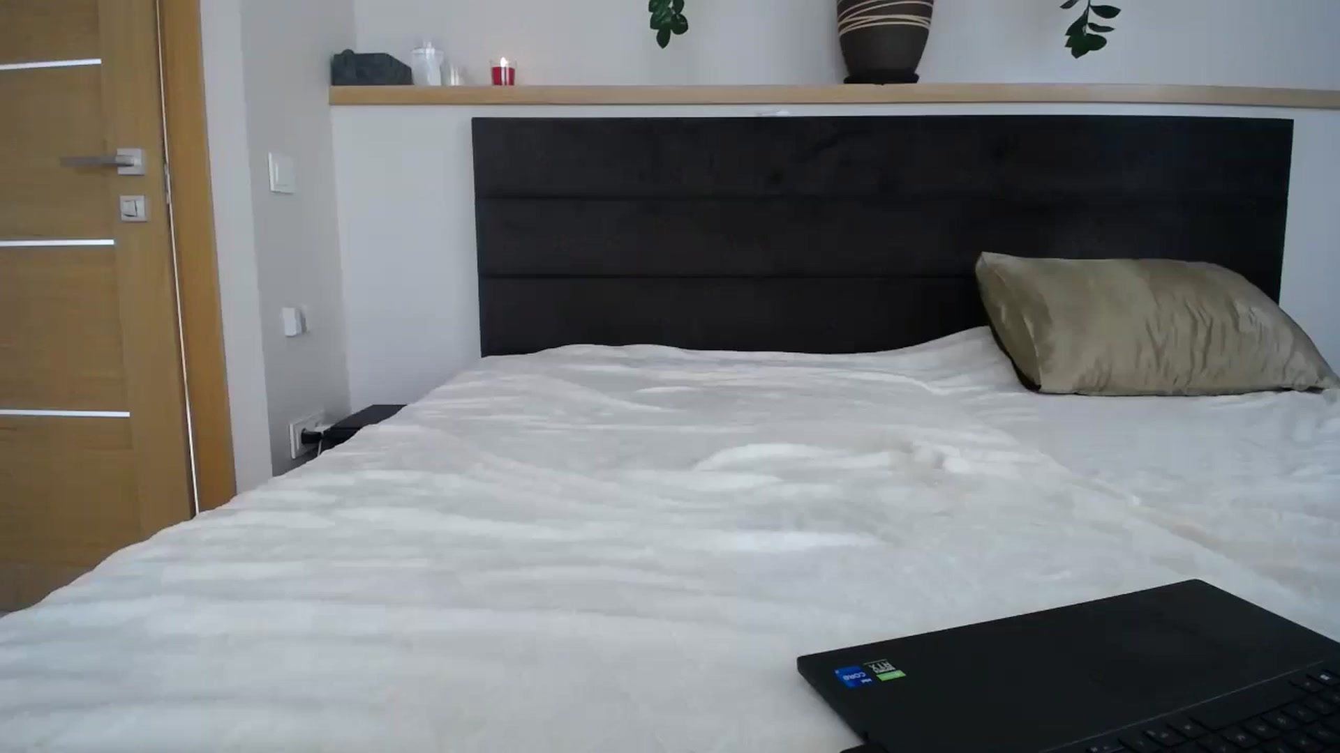 Gallery image thumbnail from EmilyTease's myfreecams stream on, 09/27/2024, 11:32 image 18 of 20