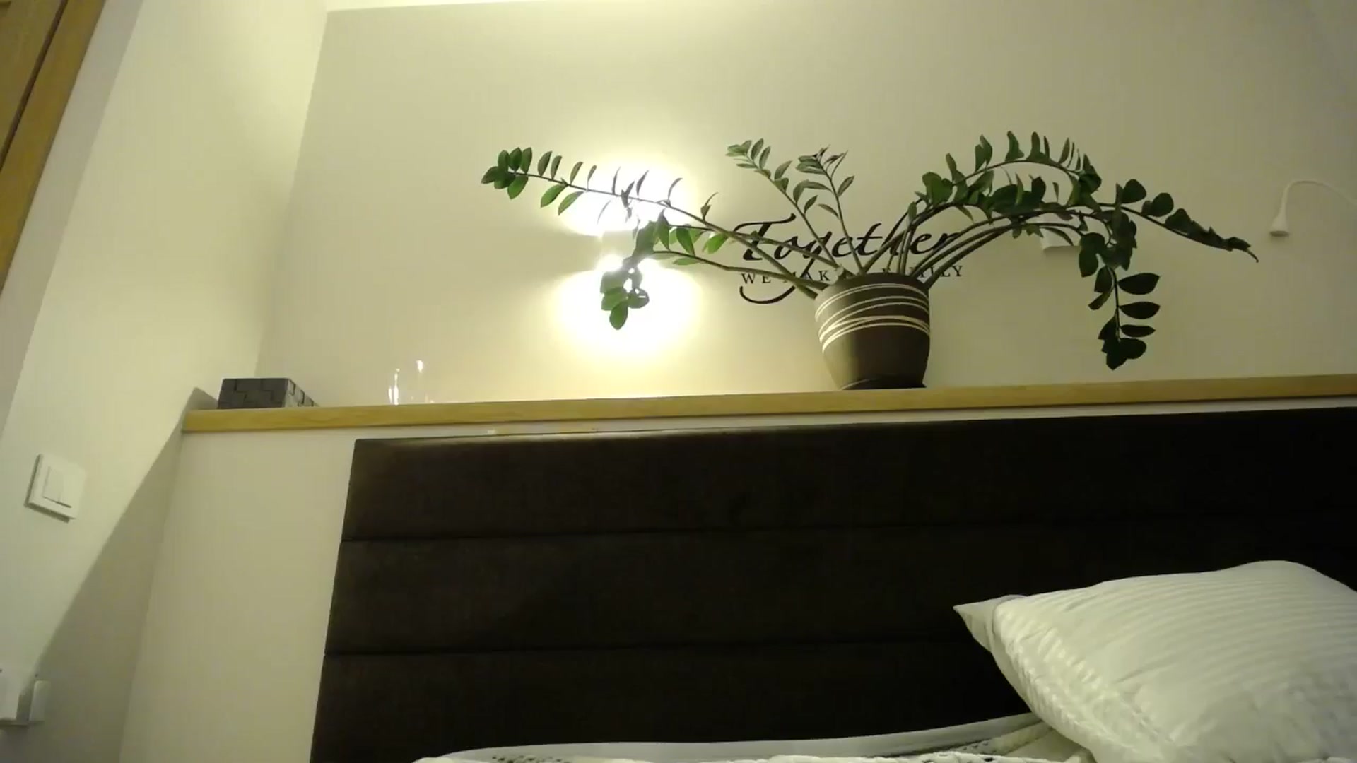 Gallery image thumbnail from EmilyTease's myfreecams stream on, 11/13/2024, 15:17 image 13 of 20