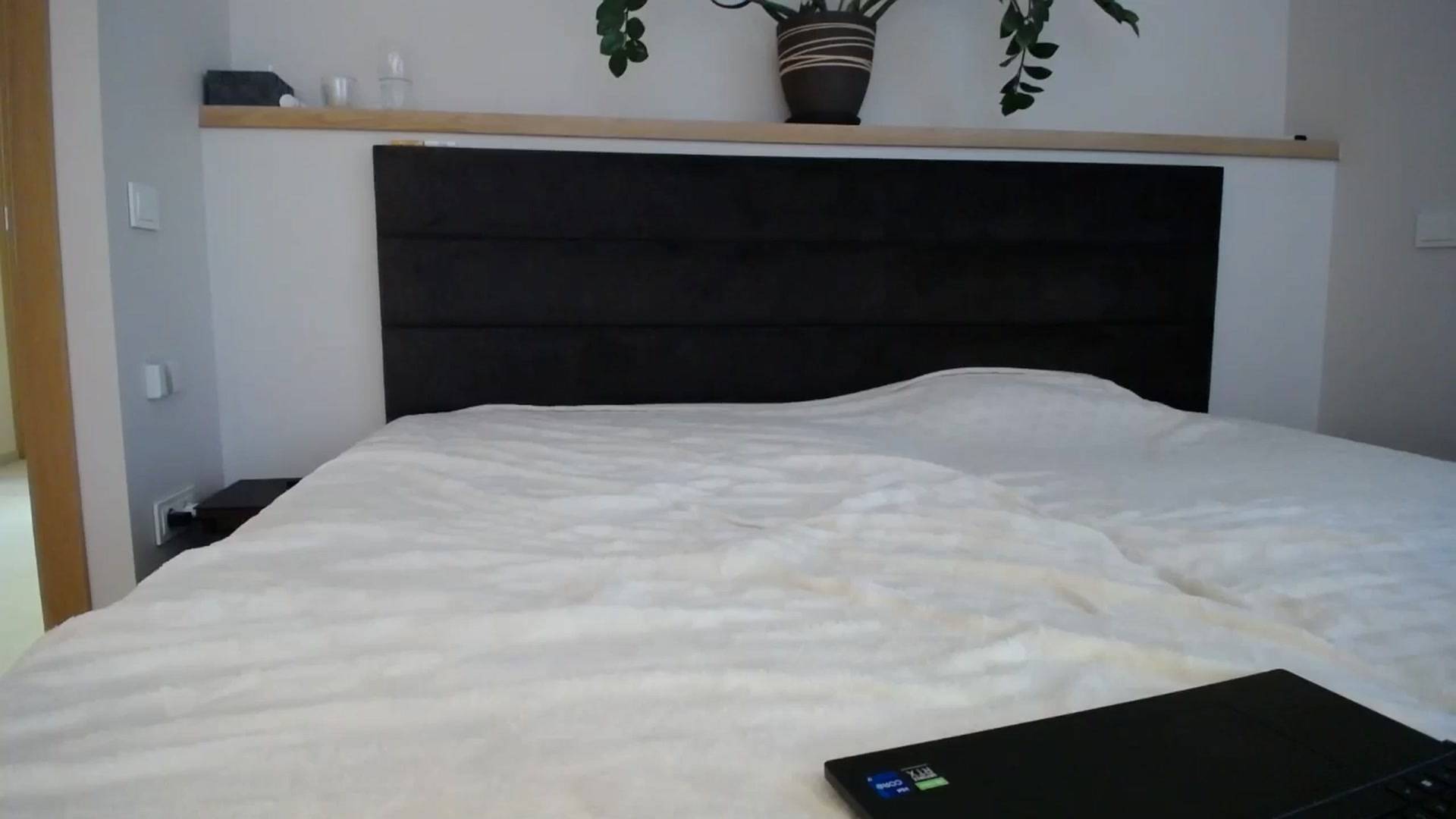 Gallery image thumbnail from EmilyTease's myfreecams stream on, 11/25/2024, 14:04 image 9 of 20