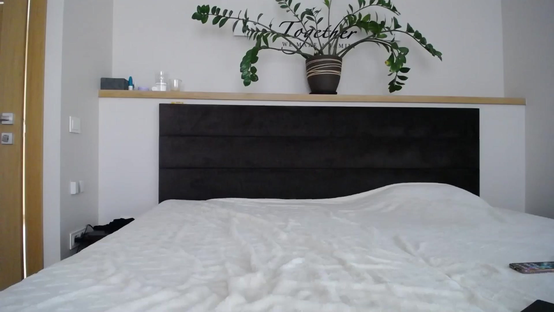 Gallery image thumbnail from EmilyTease's myfreecams stream on, 04/01/2025, 11:21 image 12 of 20