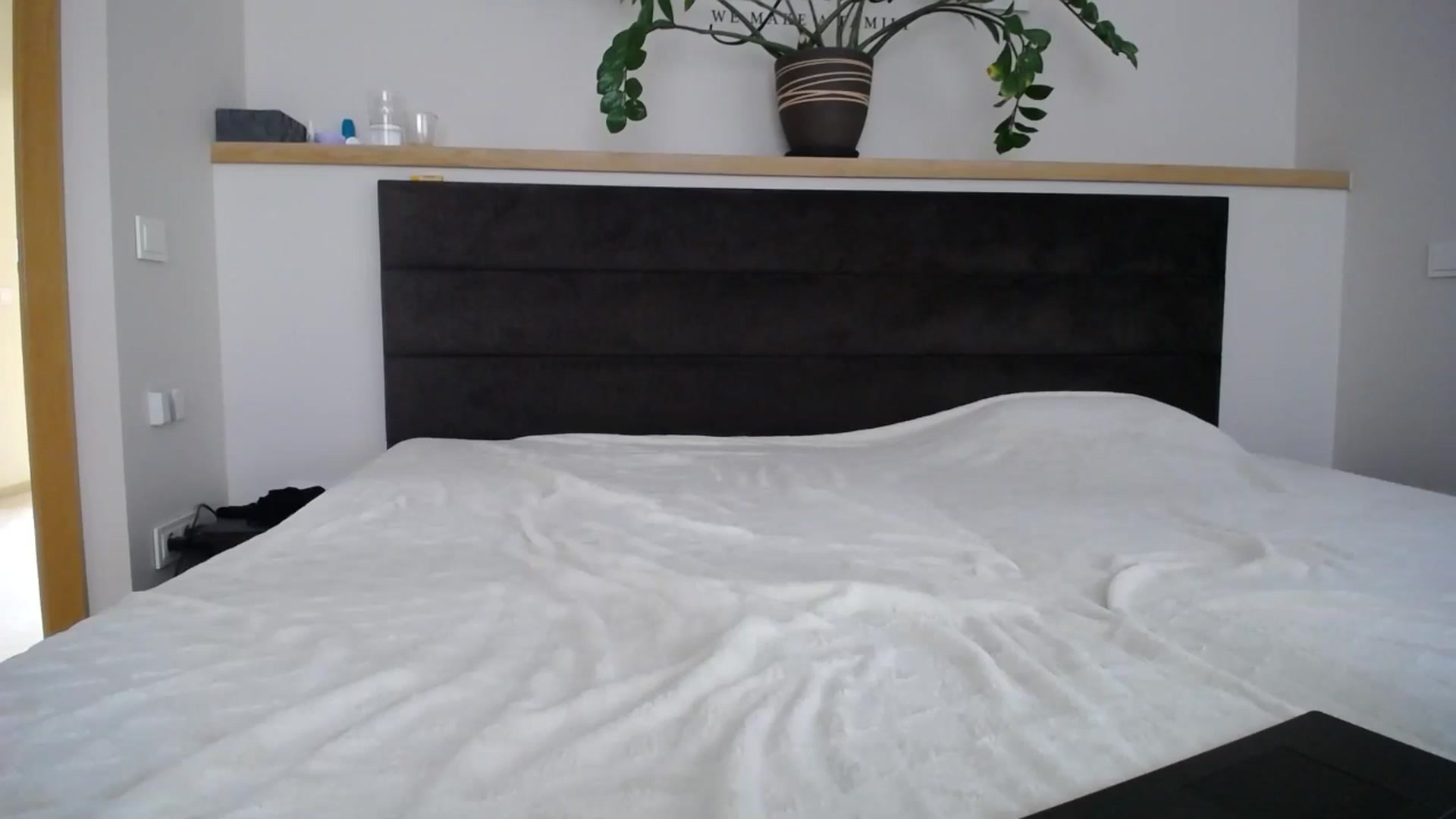 Gallery image thumbnail from EmilyTease's myfreecams stream on, 04/01/2025, 11:47 image 9 of 20