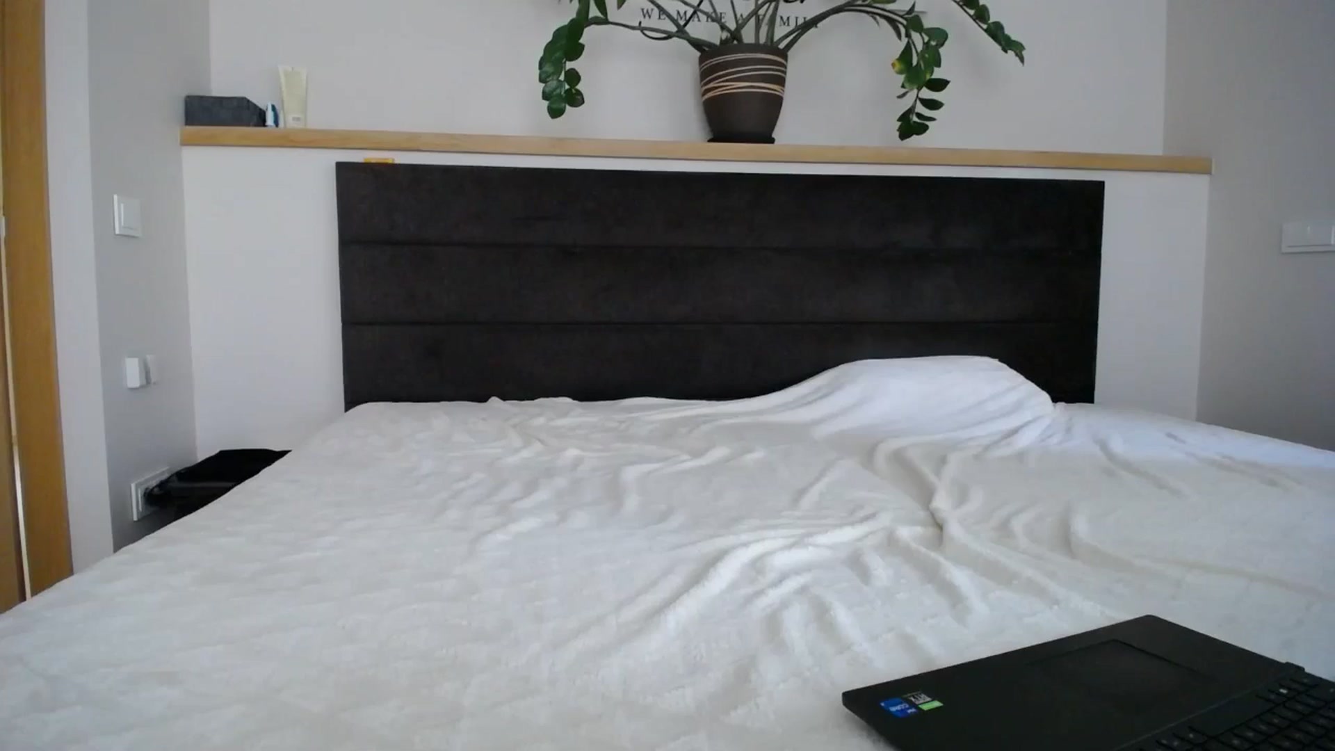 Gallery image thumbnail from EmilyTease's myfreecams stream on, 04/22/2025, 11:19 image 19 of 20