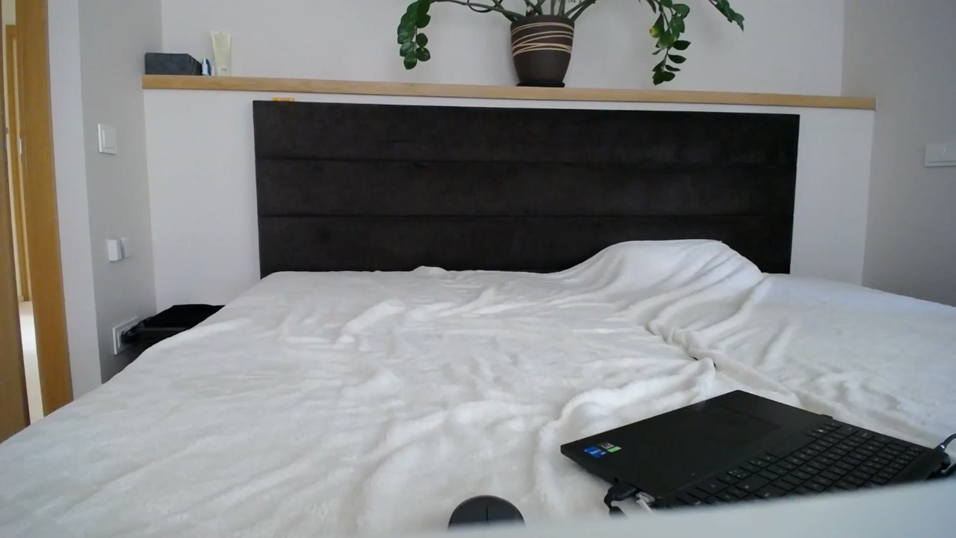 Gallery image thumbnail from EmilyTease's myfreecams stream on, 04/22/2025, 13:20 image 7 of 20