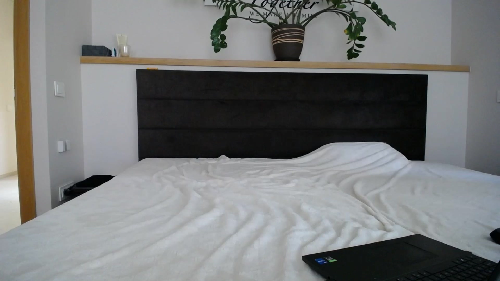 Gallery image thumbnail from EmilyTease's myfreecams stream on, 04/22/2025, 13:20 image 15 of 20