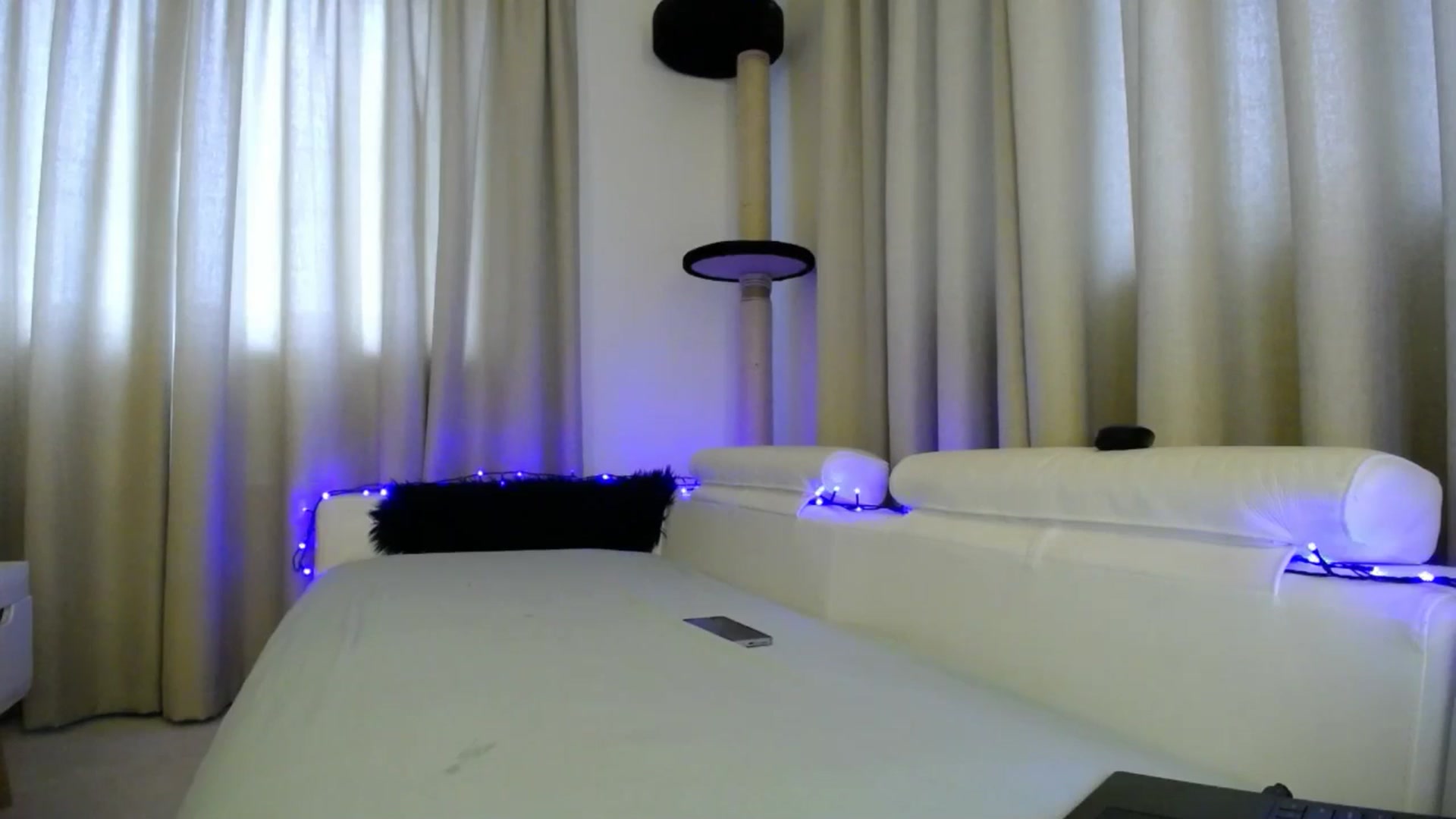 Gallery image thumbnail from EmilyTease's myfreecams stream on, 12/08/2025, 11:18 image 10 of 20