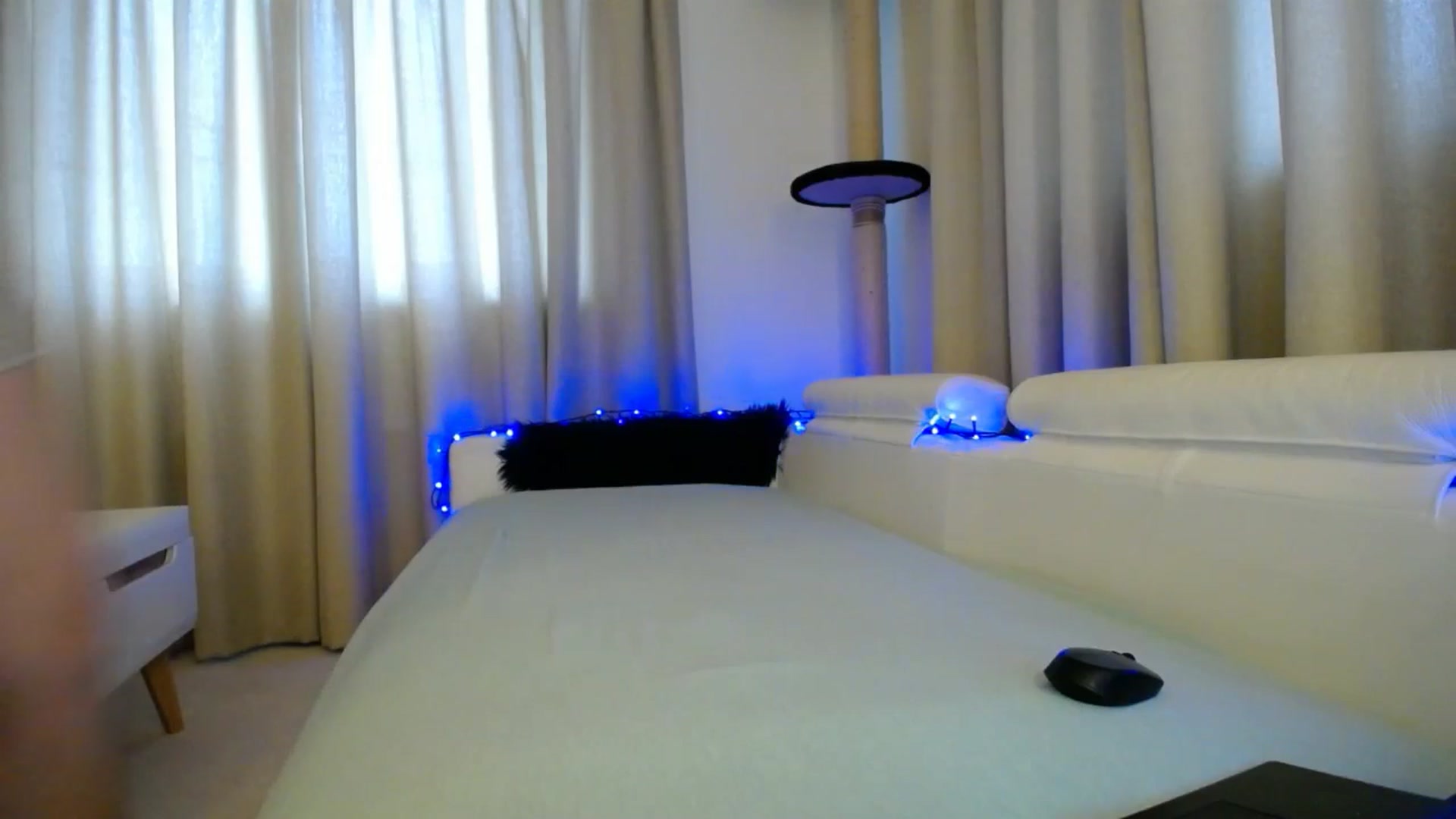 Gallery image thumbnail from EmilyTease's myfreecams stream on, 12/08/2025, 12:30 image 3 of 20