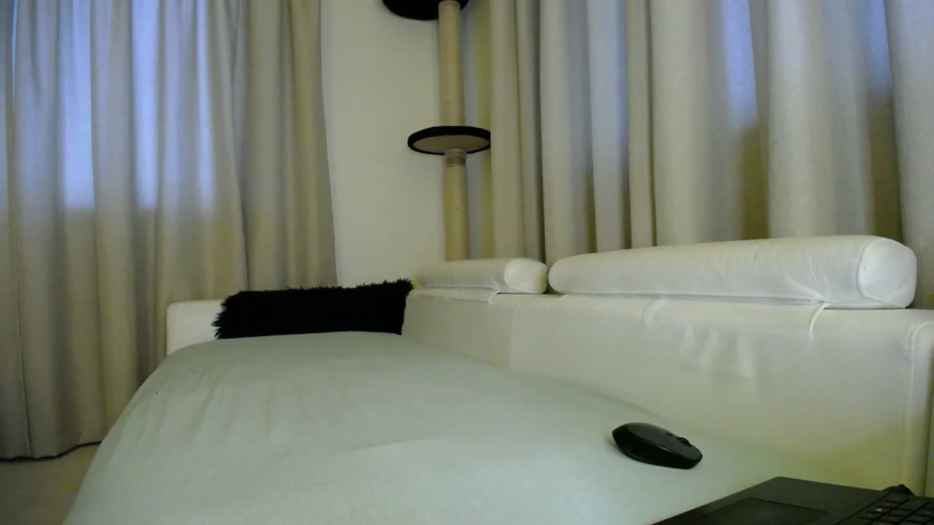 Gallery image thumbnail from EmilyTease's myfreecams stream on, 12/11/2025, 14:32 image 9 of 20