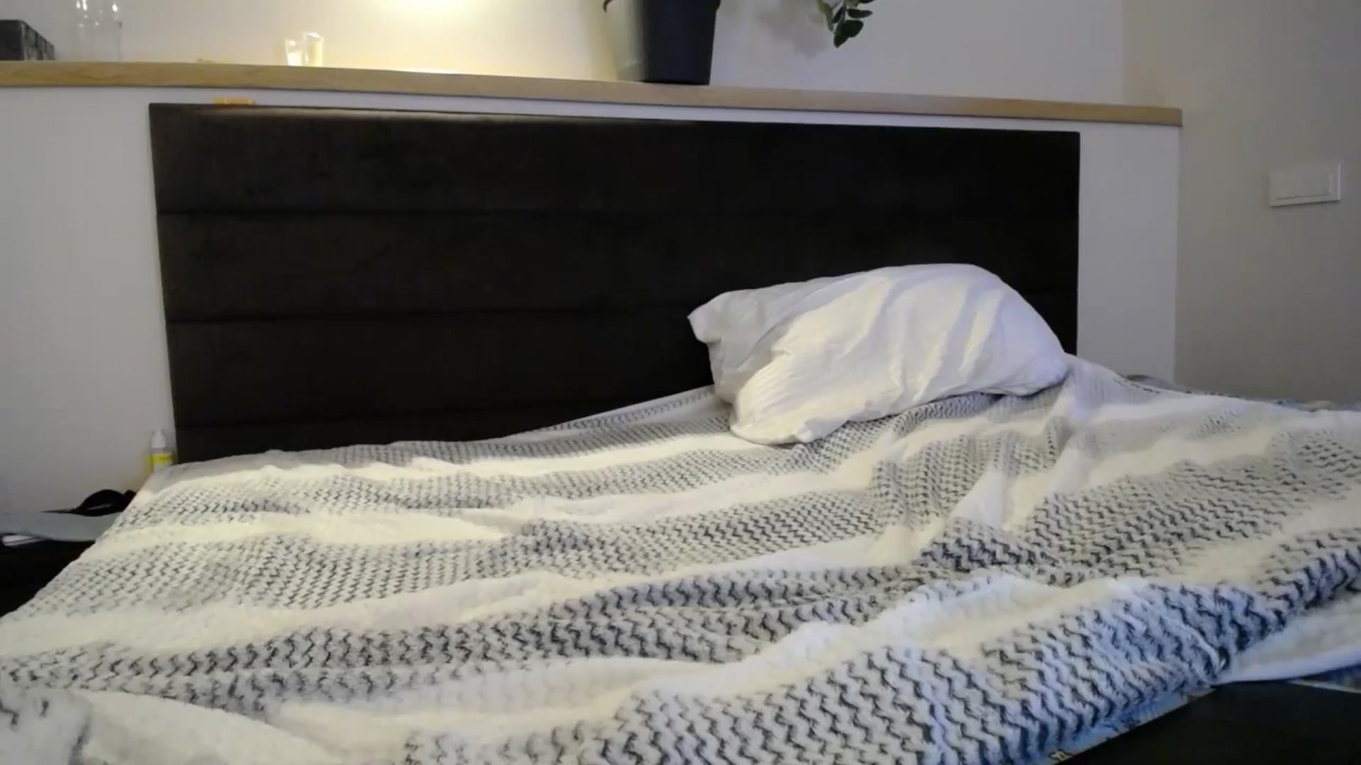 Gallery image thumbnail from EmilyTease's myfreecams stream on, 12/16/2025, 14:54 image 5 of 20