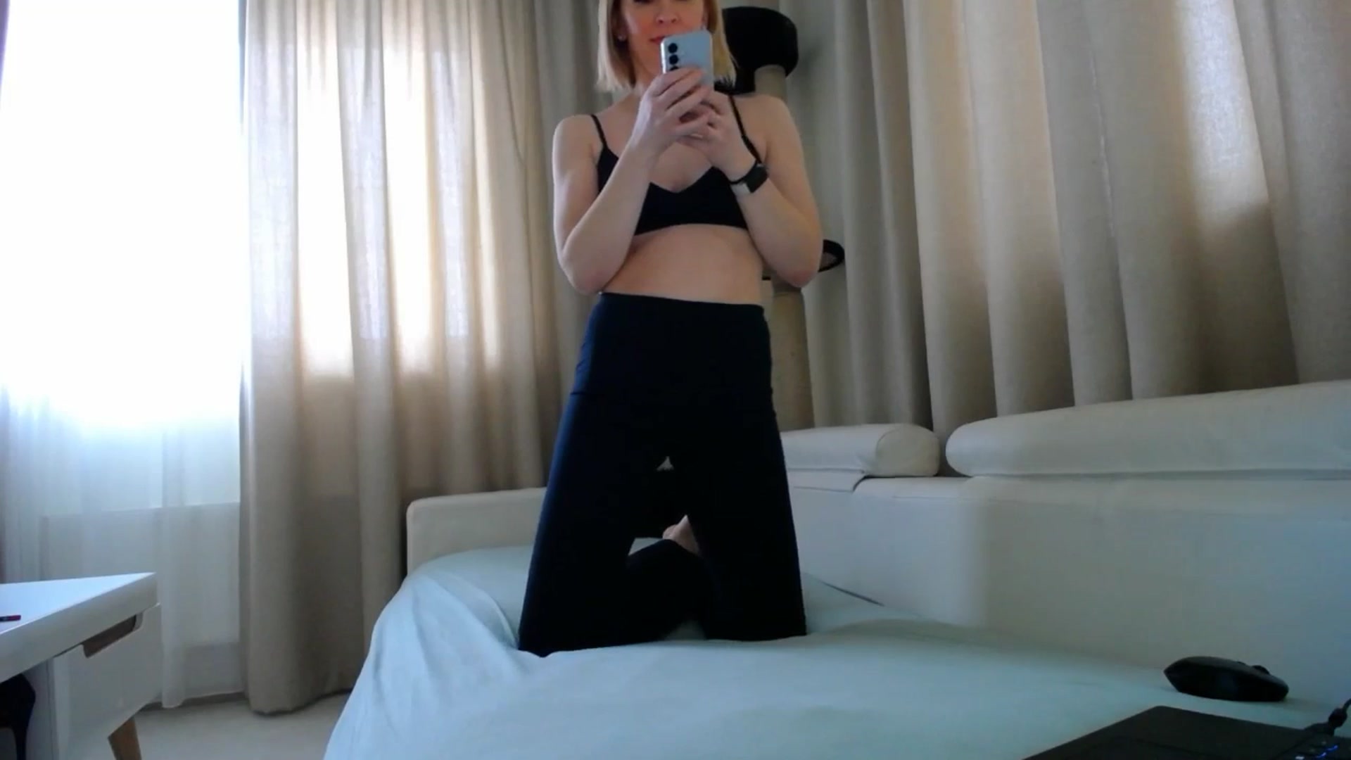 Gallery image thumbnail from EmilyTease's myfreecams stream on, 01/06/2026, 11:16 image 6 of 20