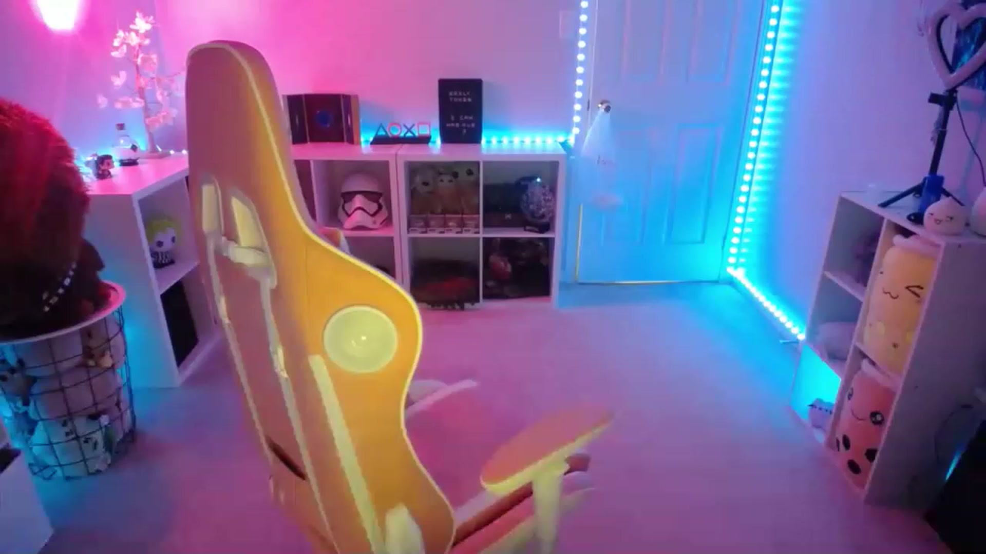 Gallery image thumbnail from EmilyTokes's myfreecams stream on, 12/03/2022, 04:13 image 5 of 20
