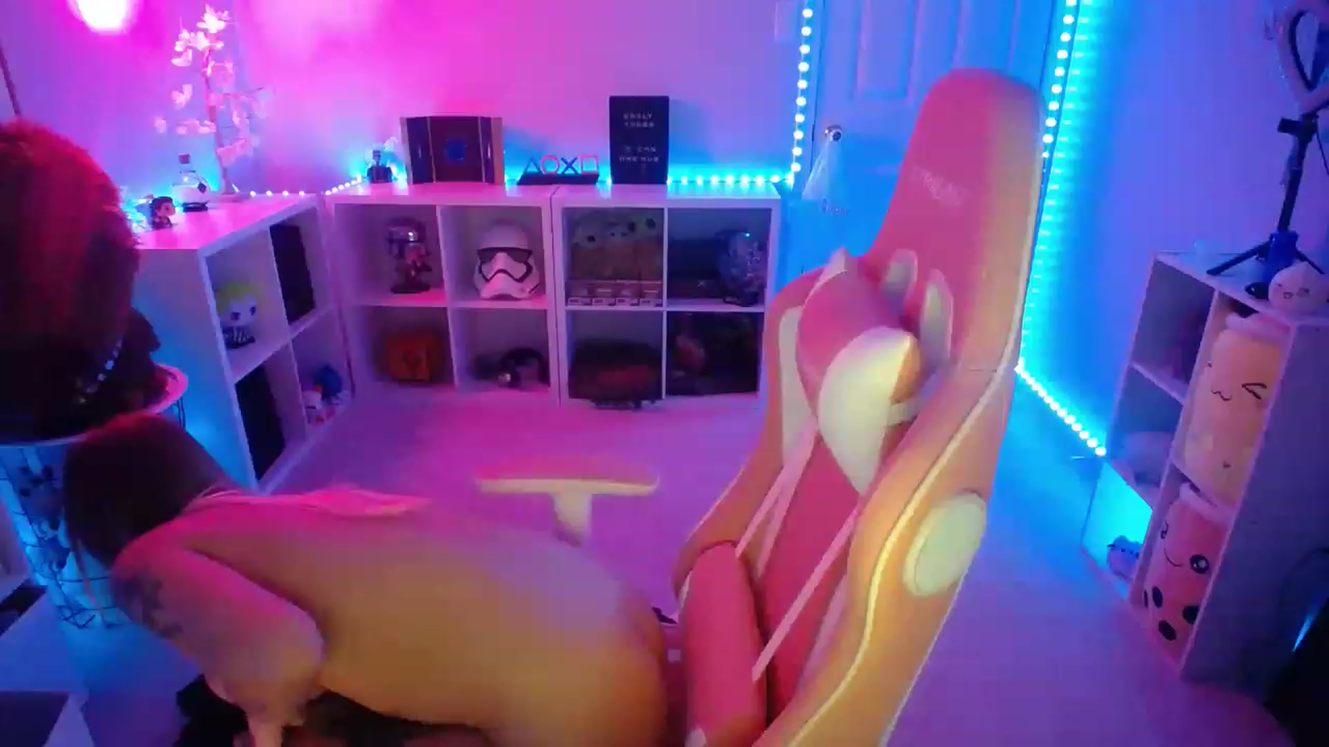 Gallery image thumbnail from EmilyTokes's myfreecams stream on, 12/03/2022, 05:56 image 17 of 20