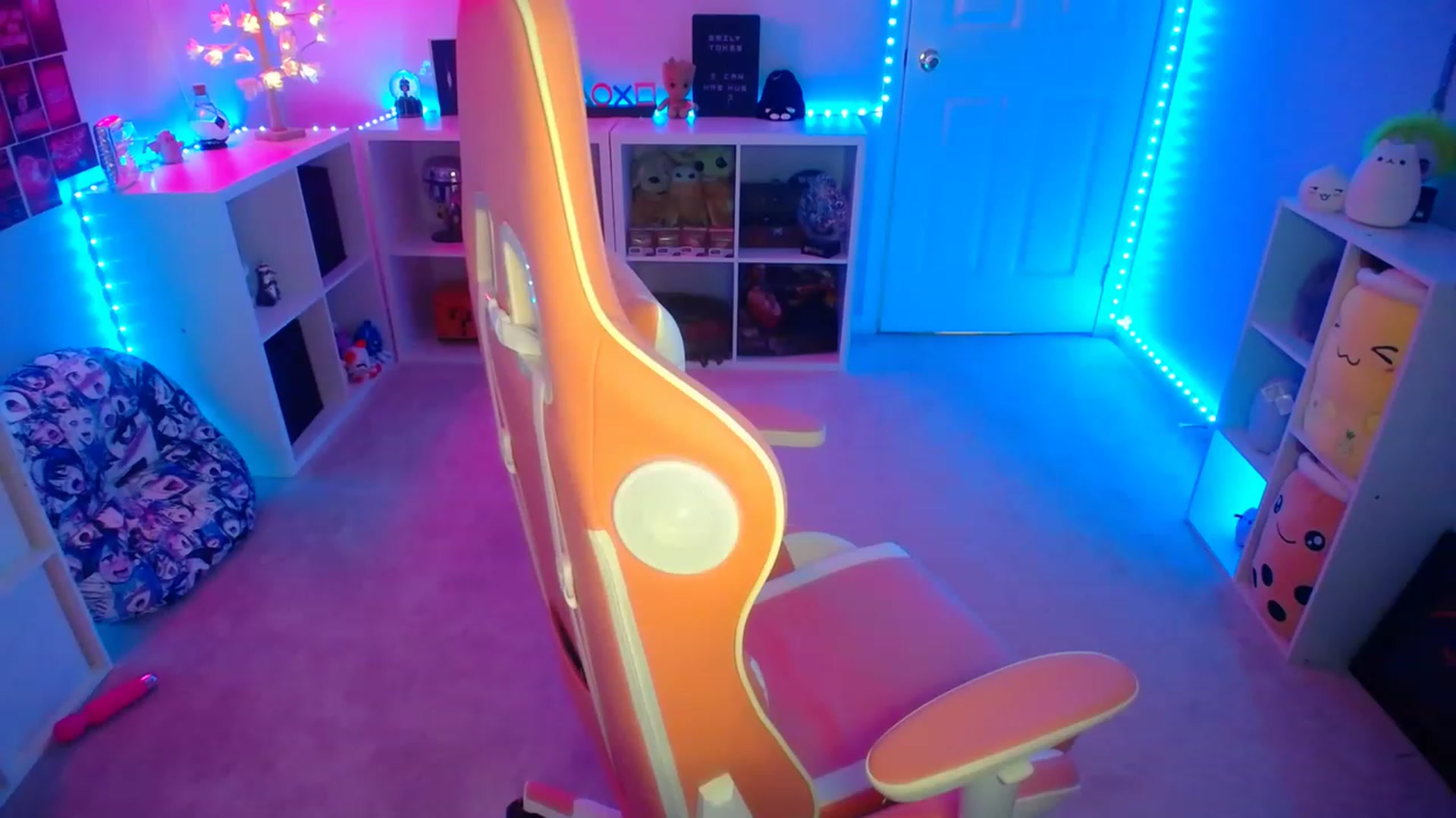 Gallery image thumbnail from EmilyTokes's myfreecams stream on, 01/29/2023, 05:49 image 4 of 20