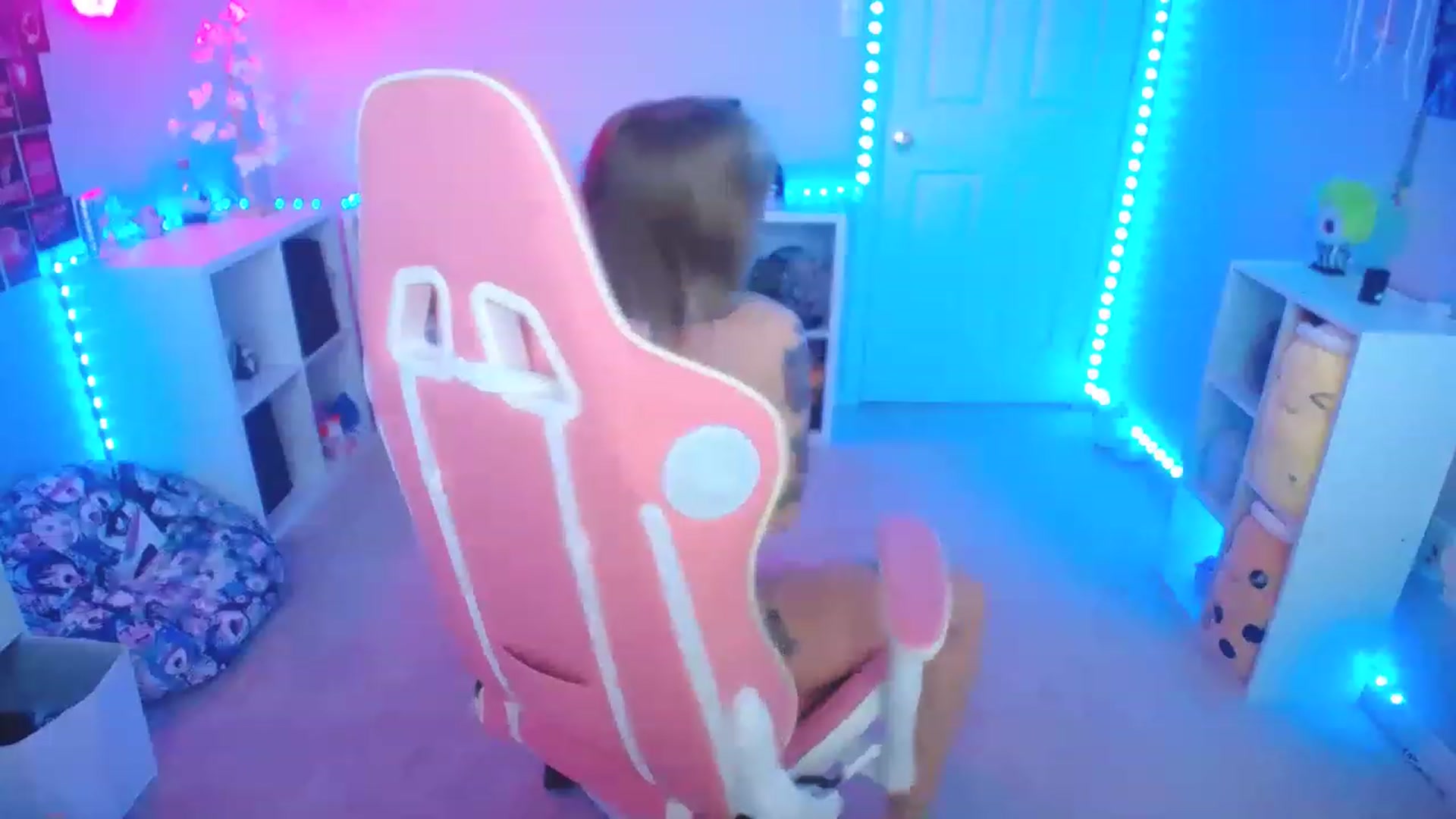 Gallery image thumbnail from EmilyTokes's myfreecams stream on, 03/03/2023, 21:10 image 19 of 20