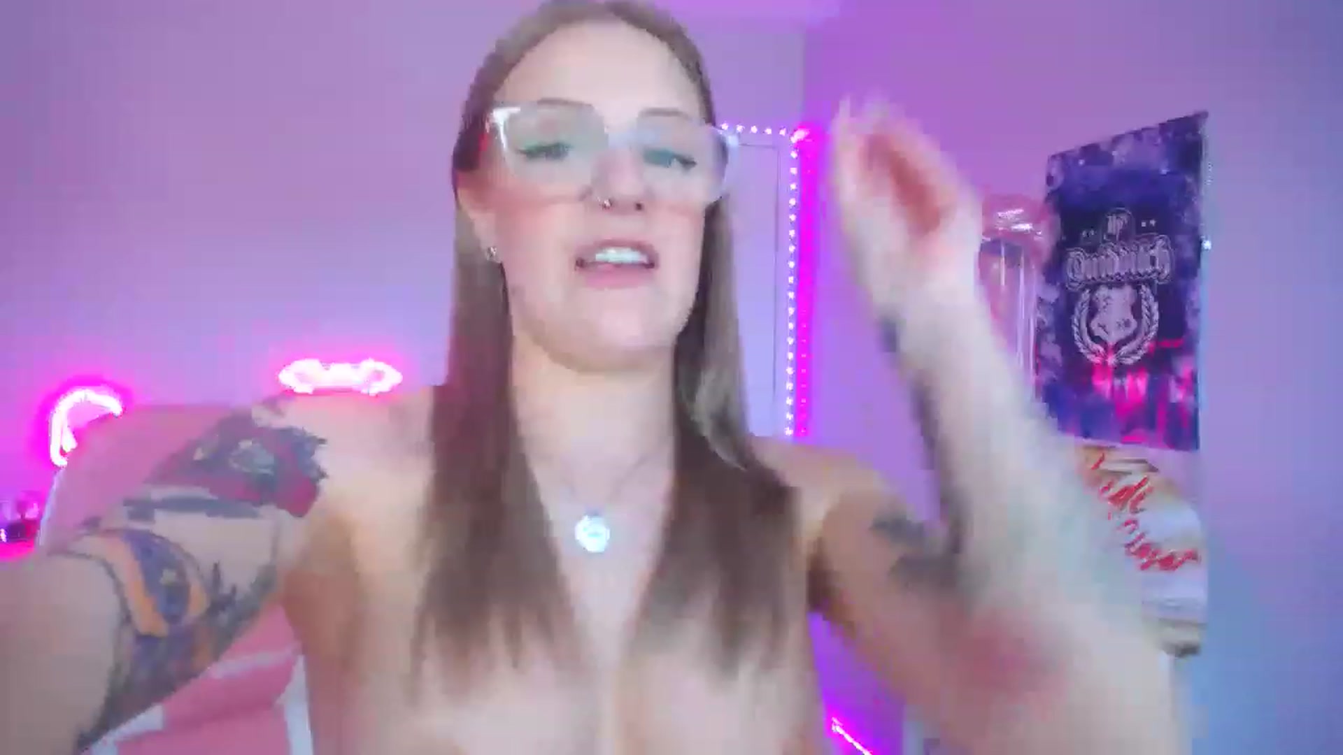Gallery image thumbnail from EmilyTokes's myfreecams stream on, 03/24/2023, 18:17 image 18 of 20