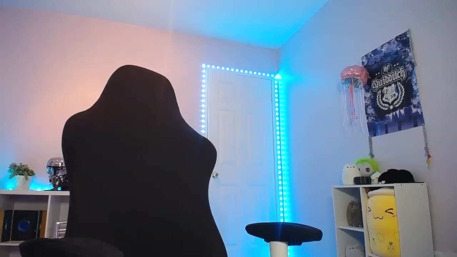 Gallery image thumbnail from EmilyTokes's myfreecams stream on, 05/08/2023, 03:05 image 9 of 20