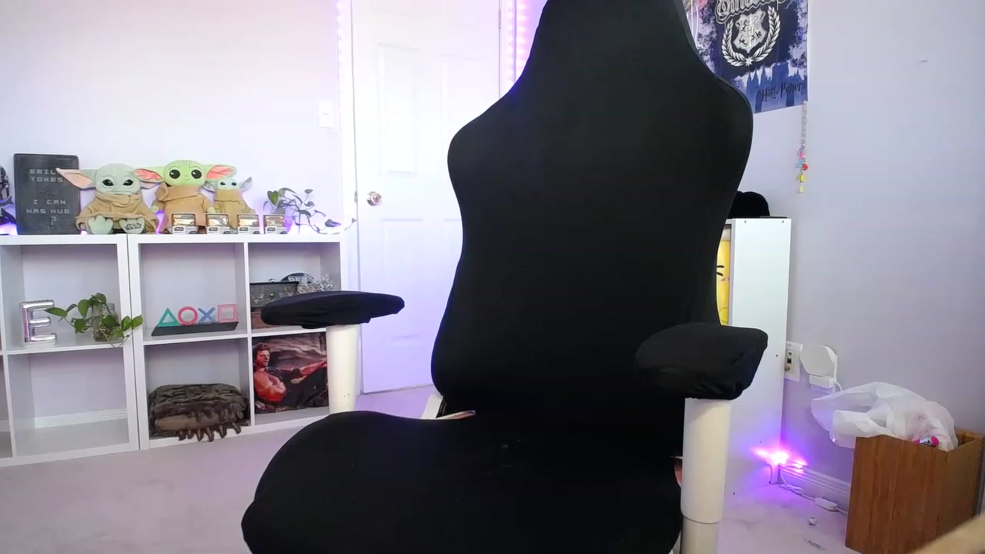 Gallery image thumbnail from EmilyTokes's myfreecams stream on, 05/12/2023, 19:11 image 11 of 20