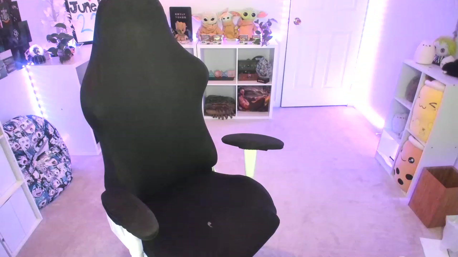 Gallery image thumbnail from EmilyTokes's myfreecams stream on, 06/03/2023, 06:51 image 2 of 20