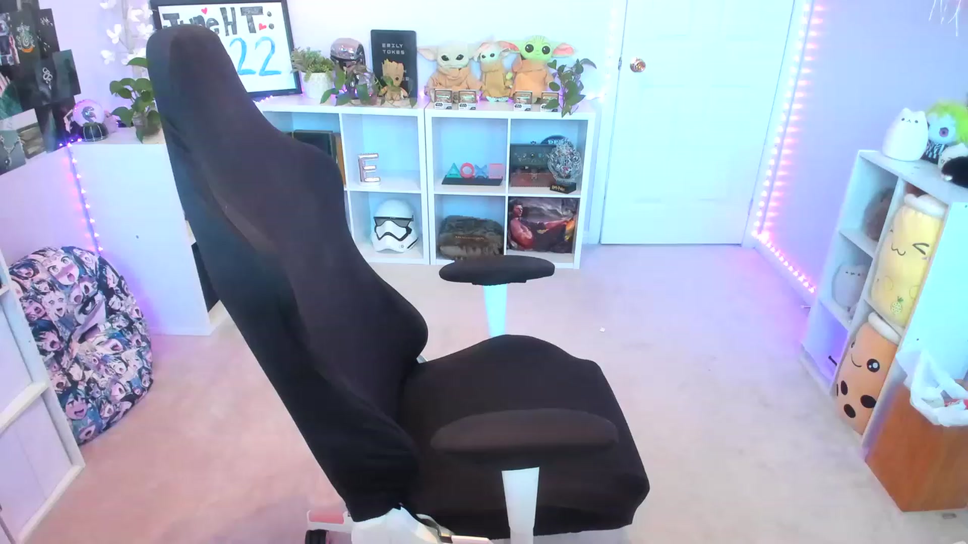 Gallery image thumbnail from EmilyTokes's myfreecams stream on, 06/04/2023, 16:58 image 13 of 20