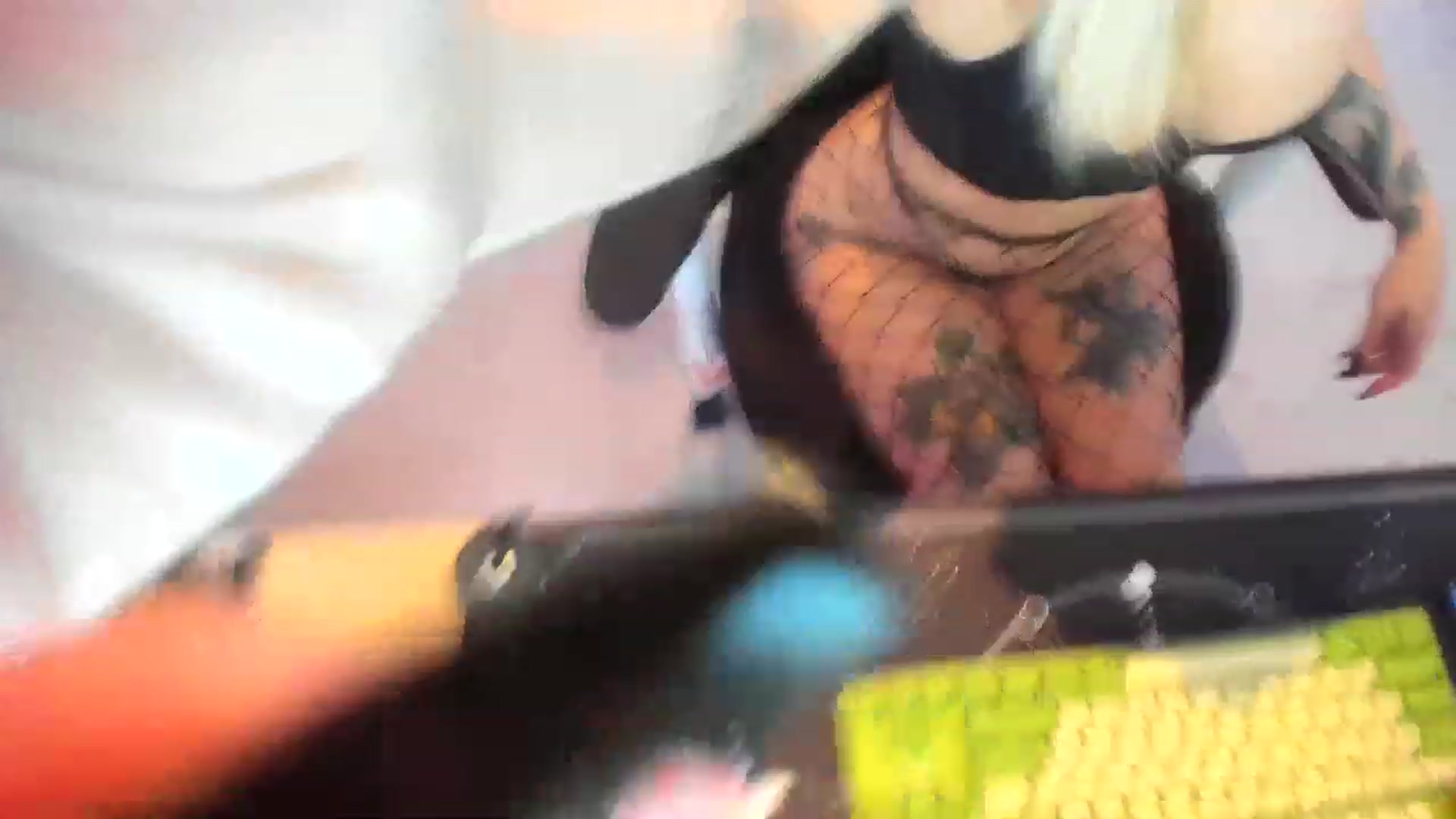 Gallery image thumbnail from EmilyTokes's myfreecams stream on, 06/04/2023, 18:16 image 2 of 20