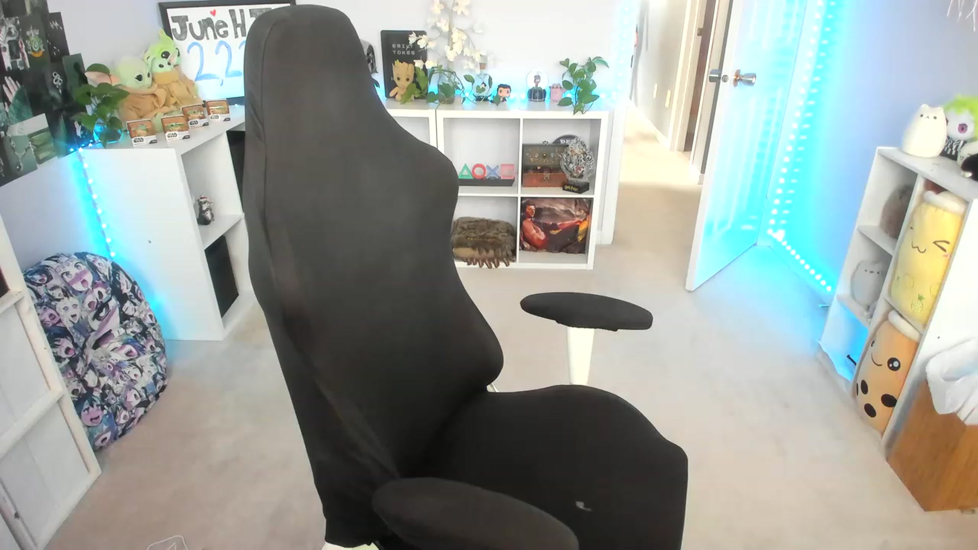 Gallery image thumbnail from EmilyTokes's myfreecams stream on, 06/05/2023, 17:03 image 17 of 20