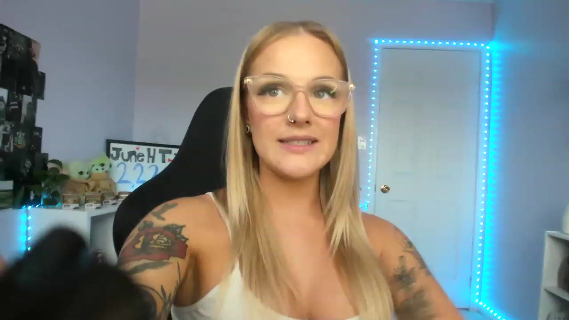Gallery image thumbnail from EmilyTokes's myfreecams stream on, 06/05/2023, 17:03 image 20 of 20
