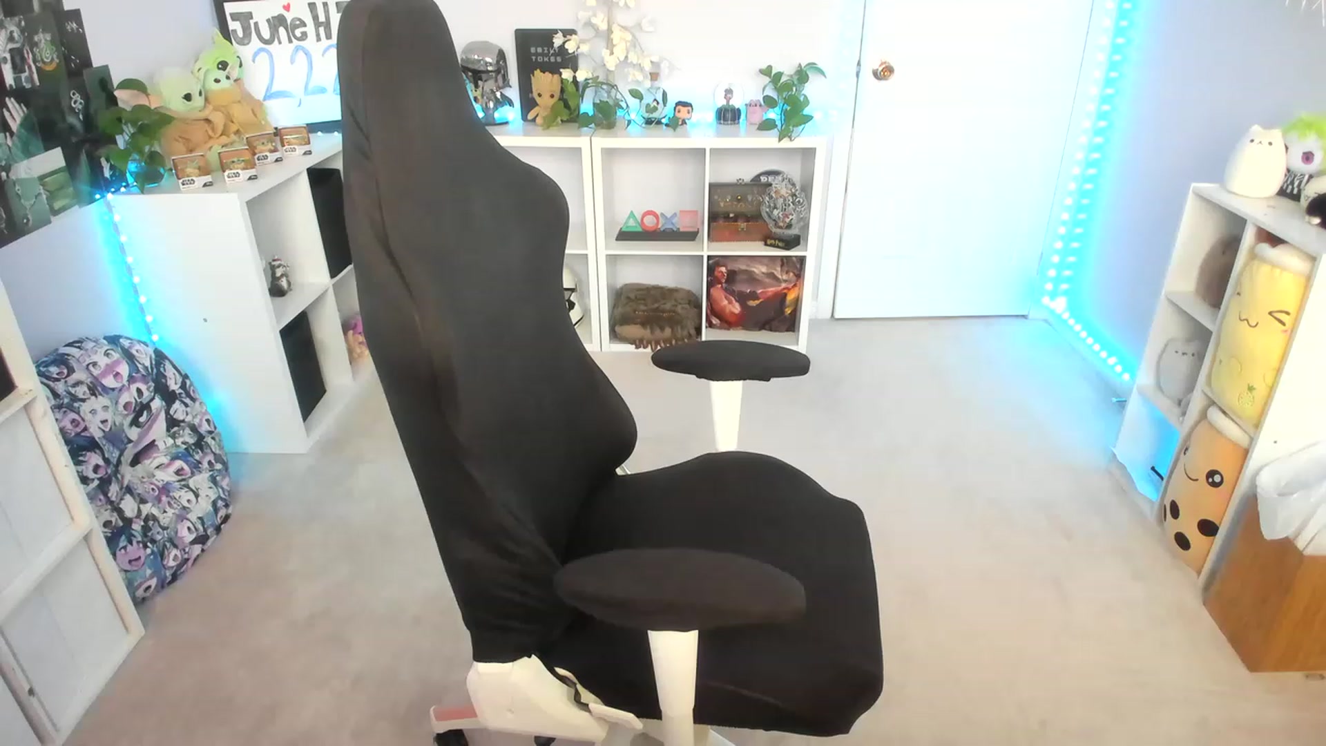 Gallery image thumbnail from EmilyTokes's myfreecams stream on, 06/05/2023, 17:25 image 1 of 20