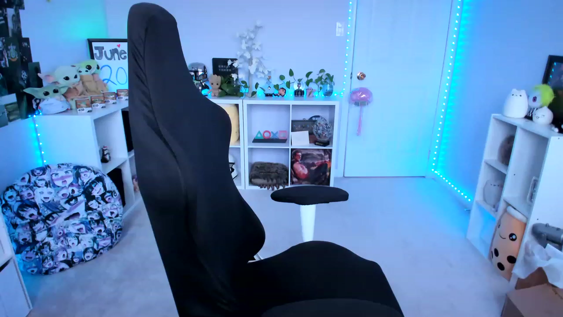 Gallery image thumbnail from EmilyTokes's myfreecams stream on, 06/28/2023, 17:31 image 6 of 20