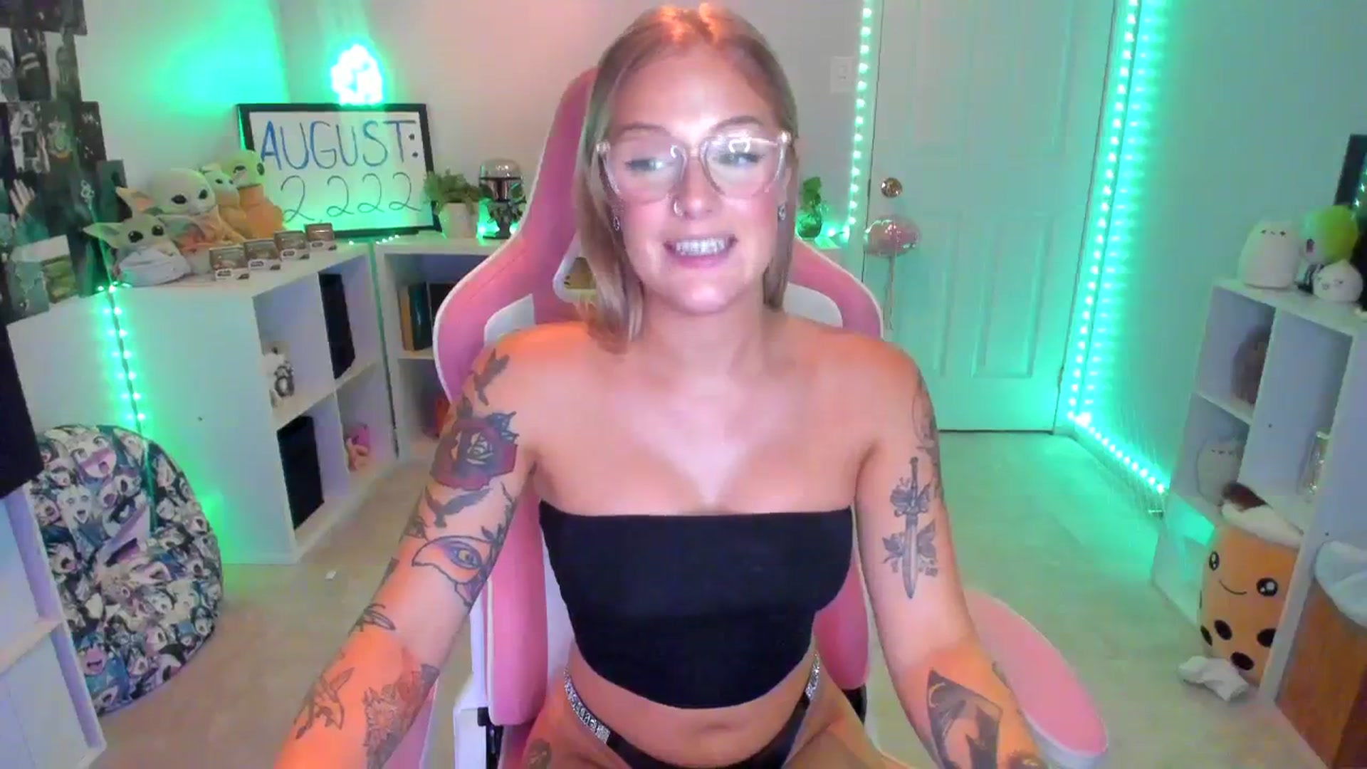 Gallery image thumbnail from EmilyTokes's myfreecams stream on, 08/06/2023, 04:25 image 7 of 20