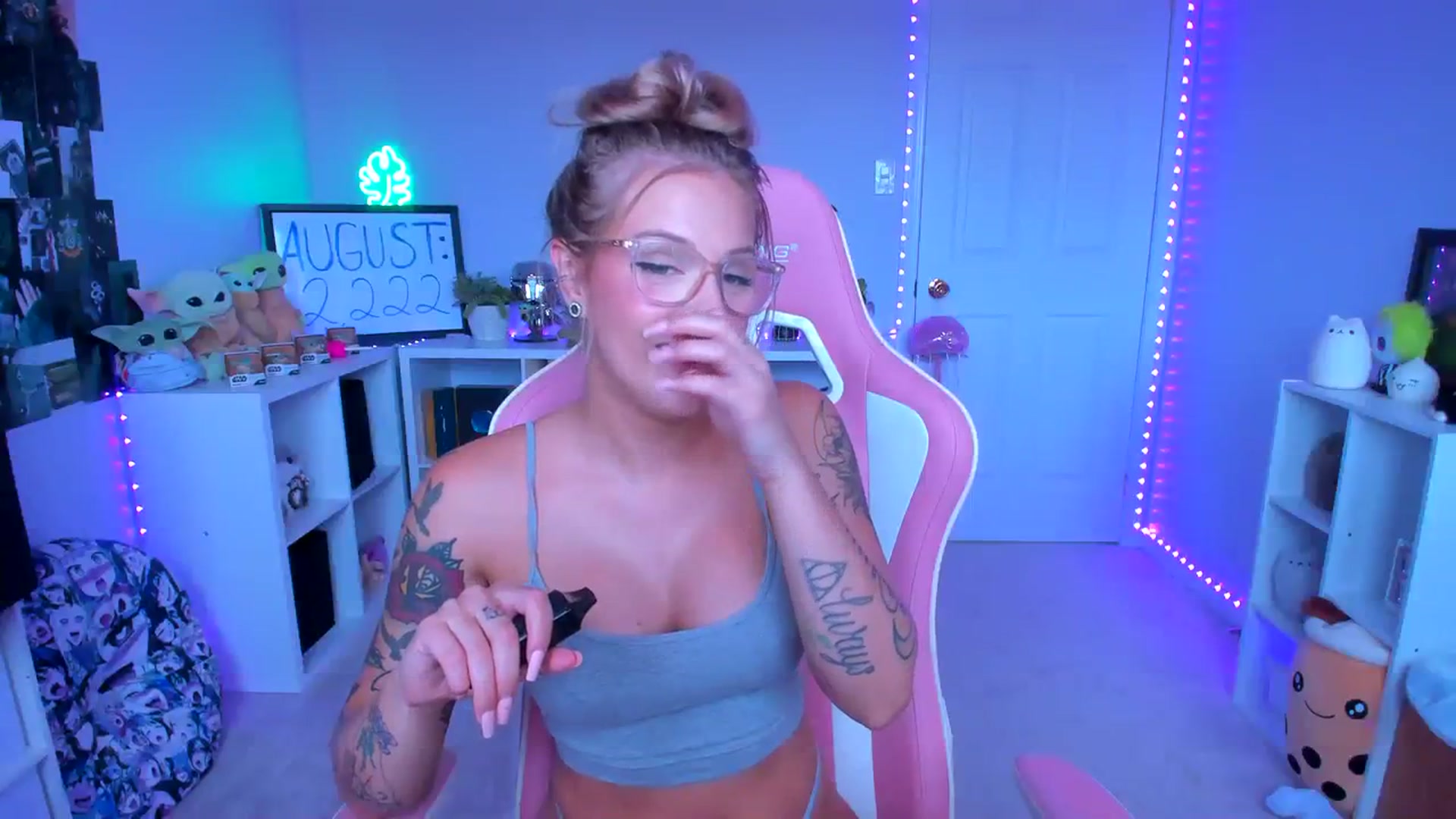 Gallery image thumbnail from EmilyTokes's myfreecams stream on, 08/08/2023, 17:55 image 6 of 20