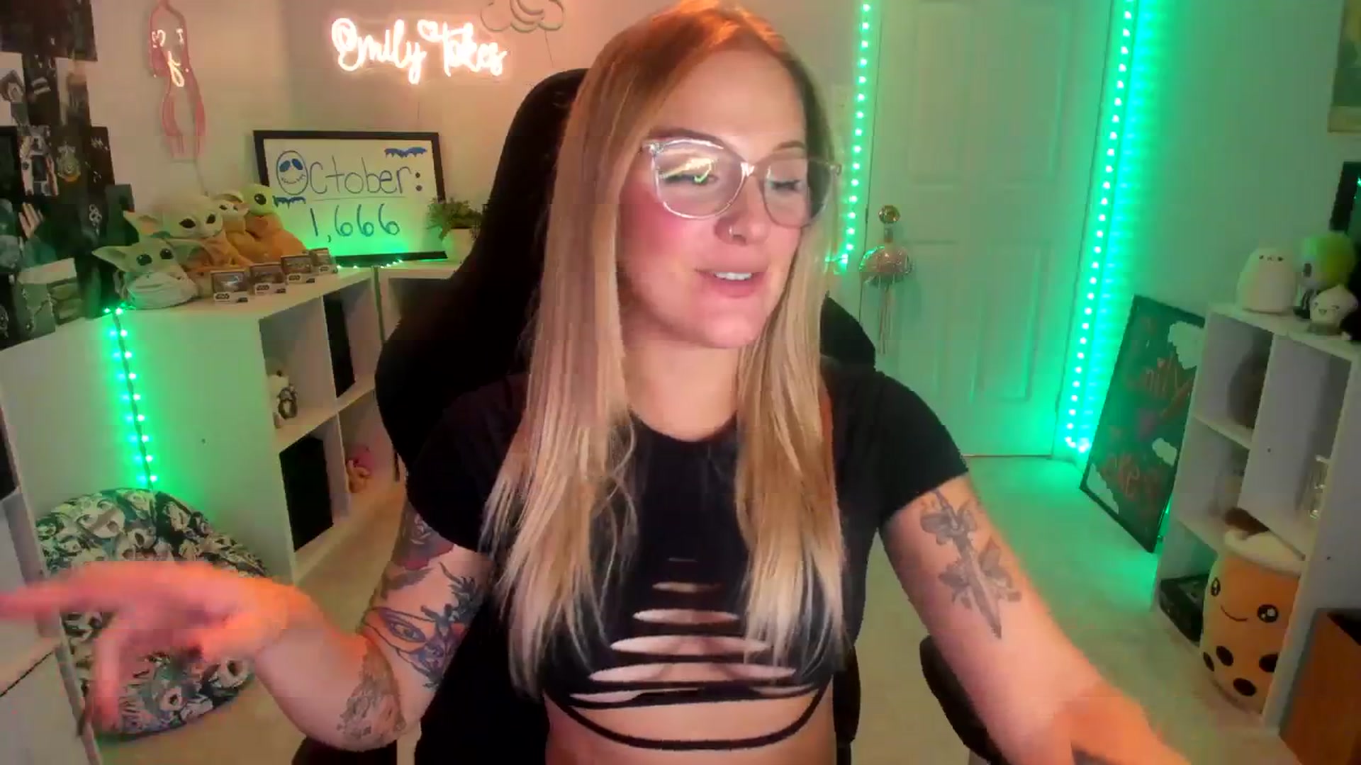 Gallery image thumbnail from EmilyTokes's myfreecams stream on, 10/03/2023, 02:26 image 6 of 20