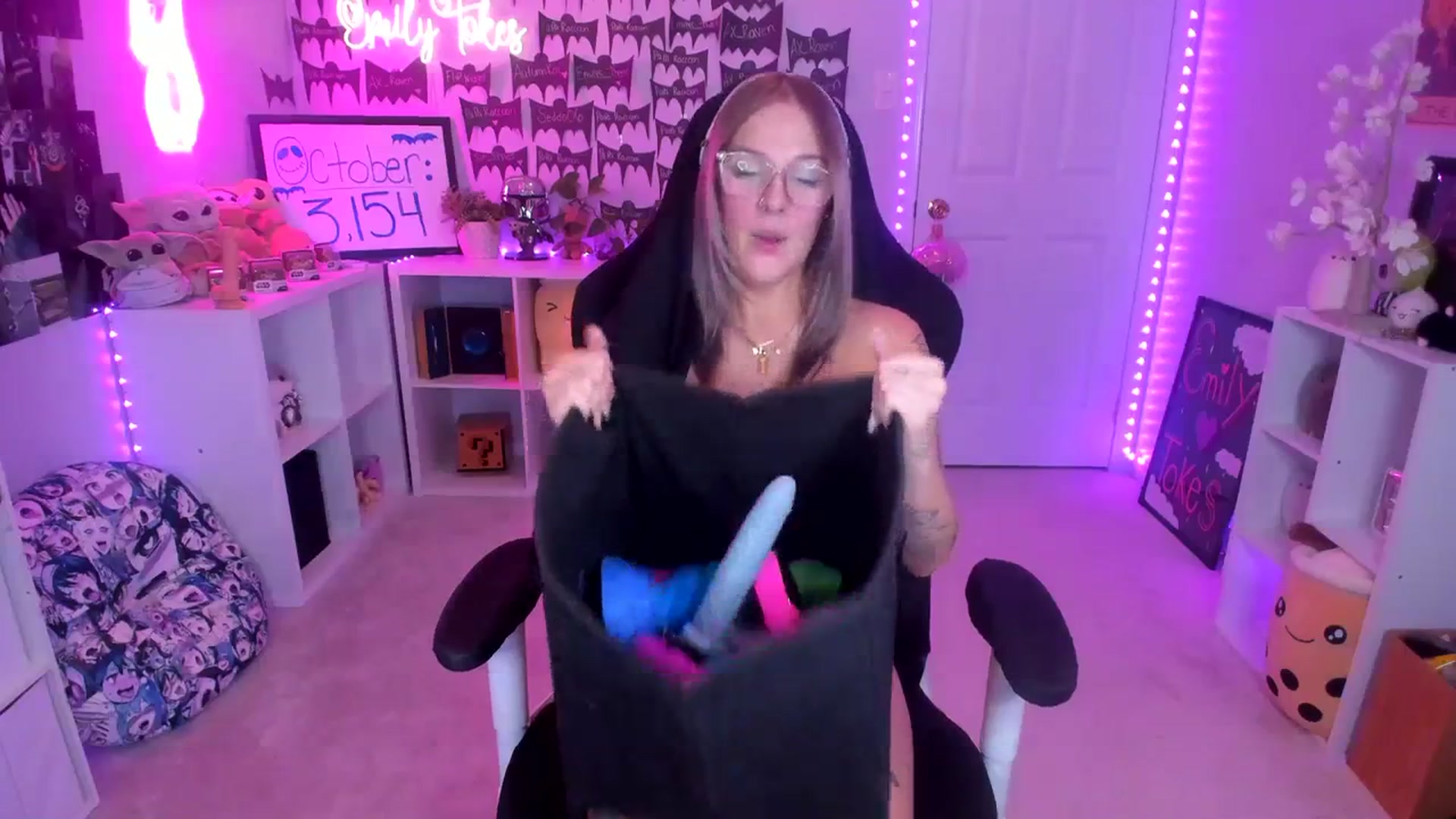Gallery image thumbnail from EmilyTokes's myfreecams stream on, 10/07/2023, 05:56 image 15 of 20