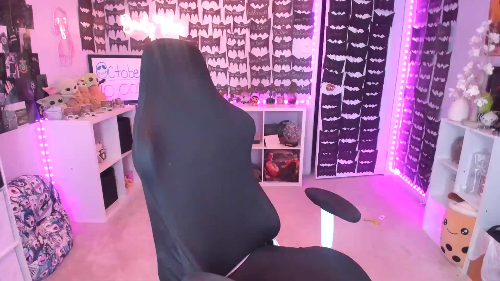 Gallery image thumbnail from EmilyTokes's myfreecams stream on, 10/27/2023, 01:45 image 13 of 20