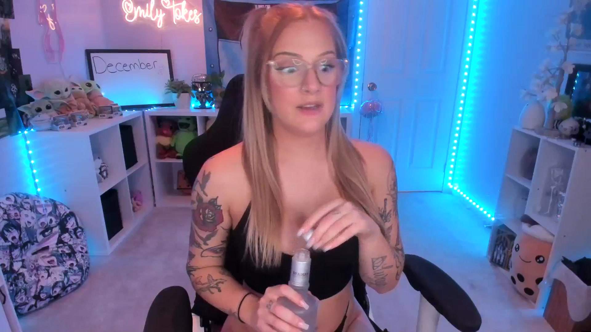 Gallery image thumbnail from EmilyTokes's myfreecams stream on, 12/03/2023, 05:20 image 9 of 20