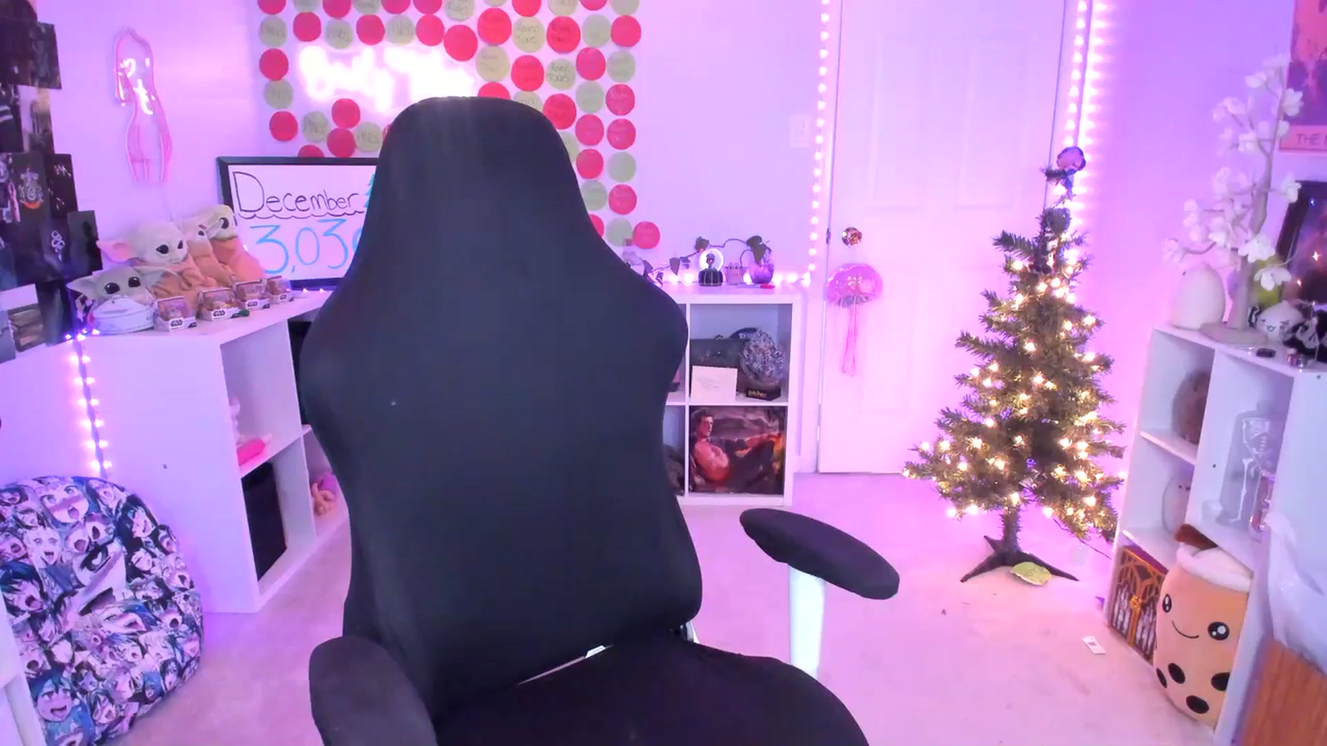 Gallery image thumbnail from EmilyTokes's myfreecams stream on, 12/14/2023, 02:26 image 13 of 20