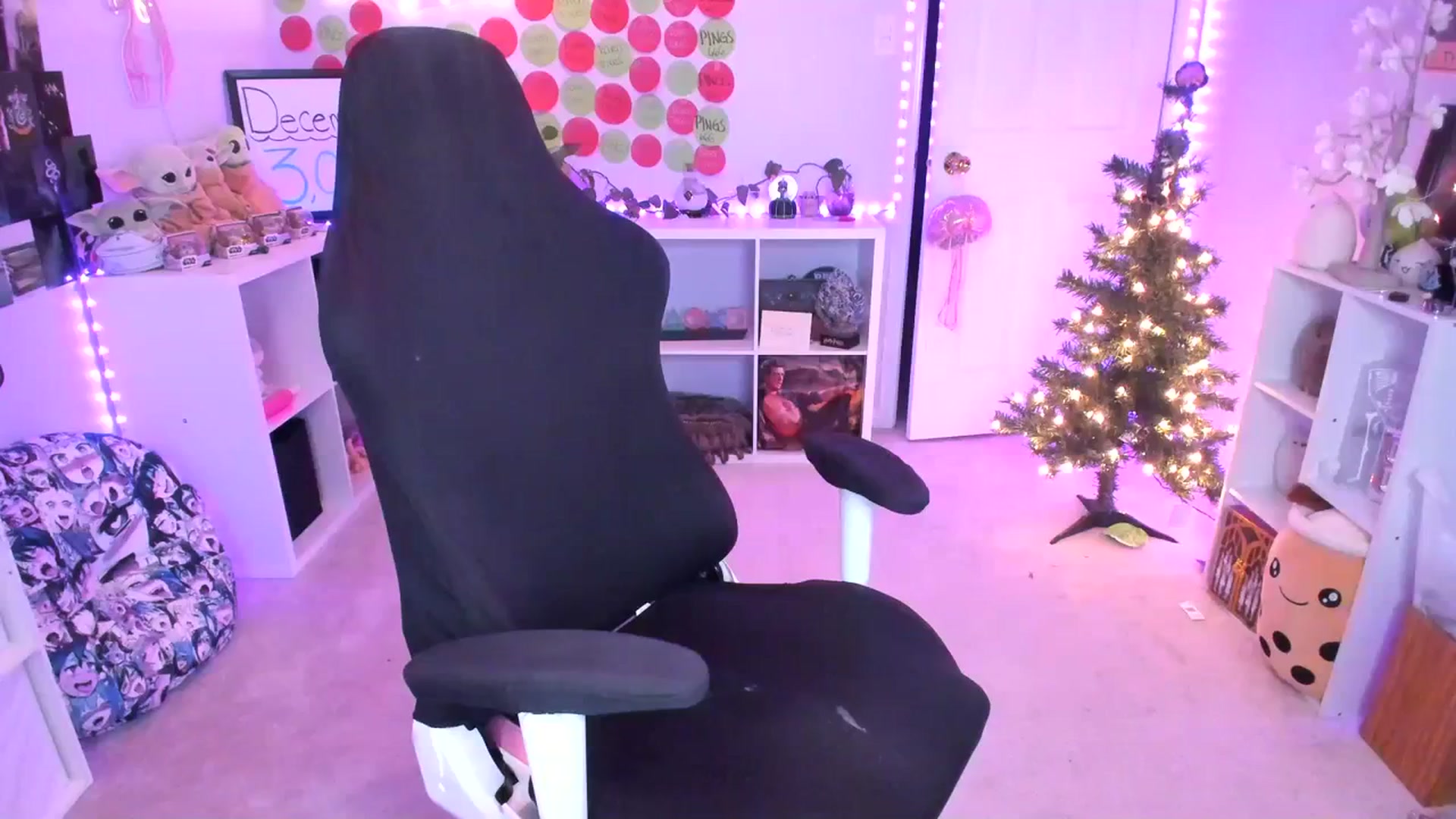 Gallery image thumbnail from EmilyTokes's myfreecams stream on, 12/14/2023, 04:28 image 8 of 20