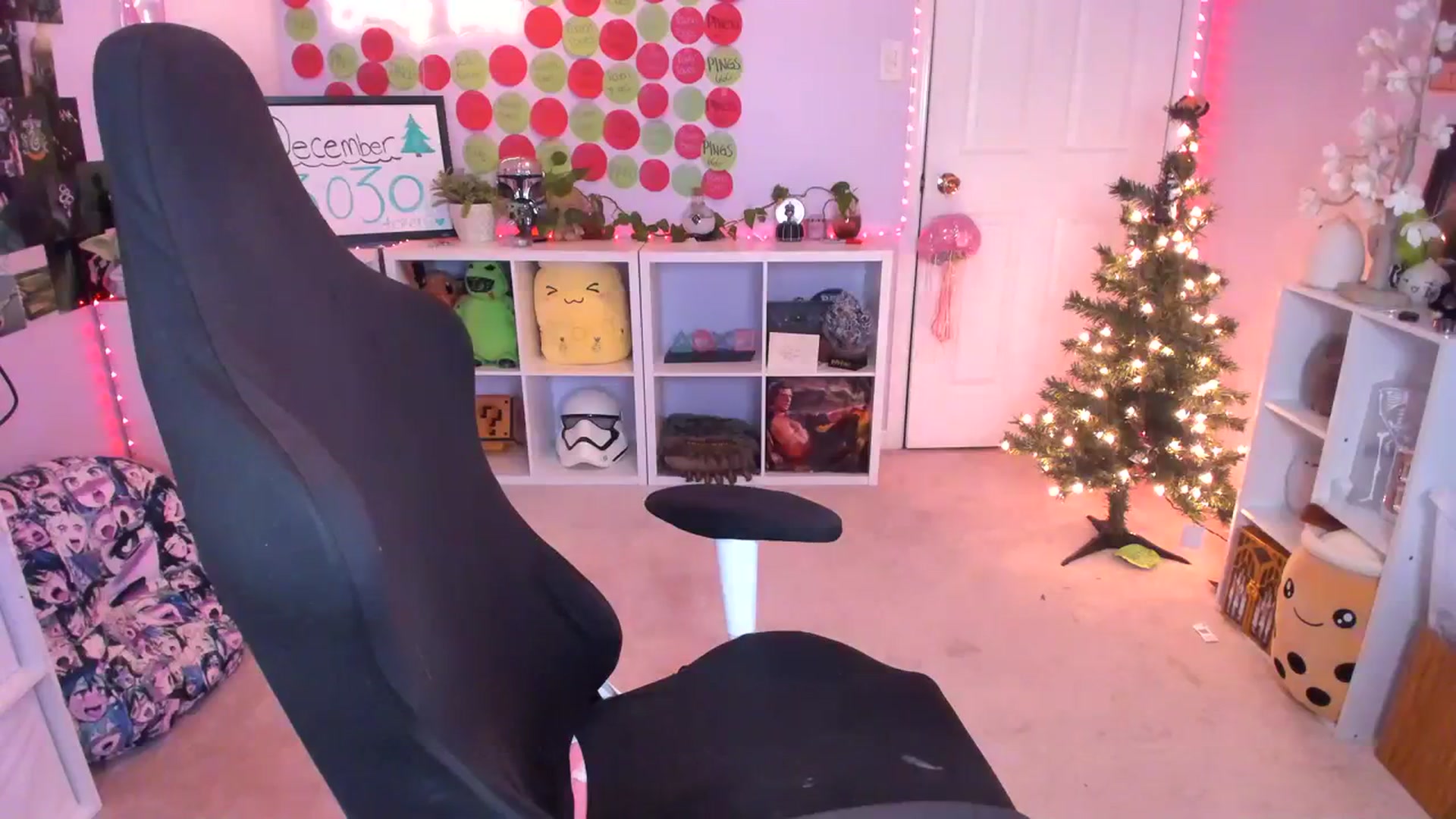 Gallery image thumbnail from EmilyTokes's myfreecams stream on, 12/14/2023, 05:17 image 3 of 20