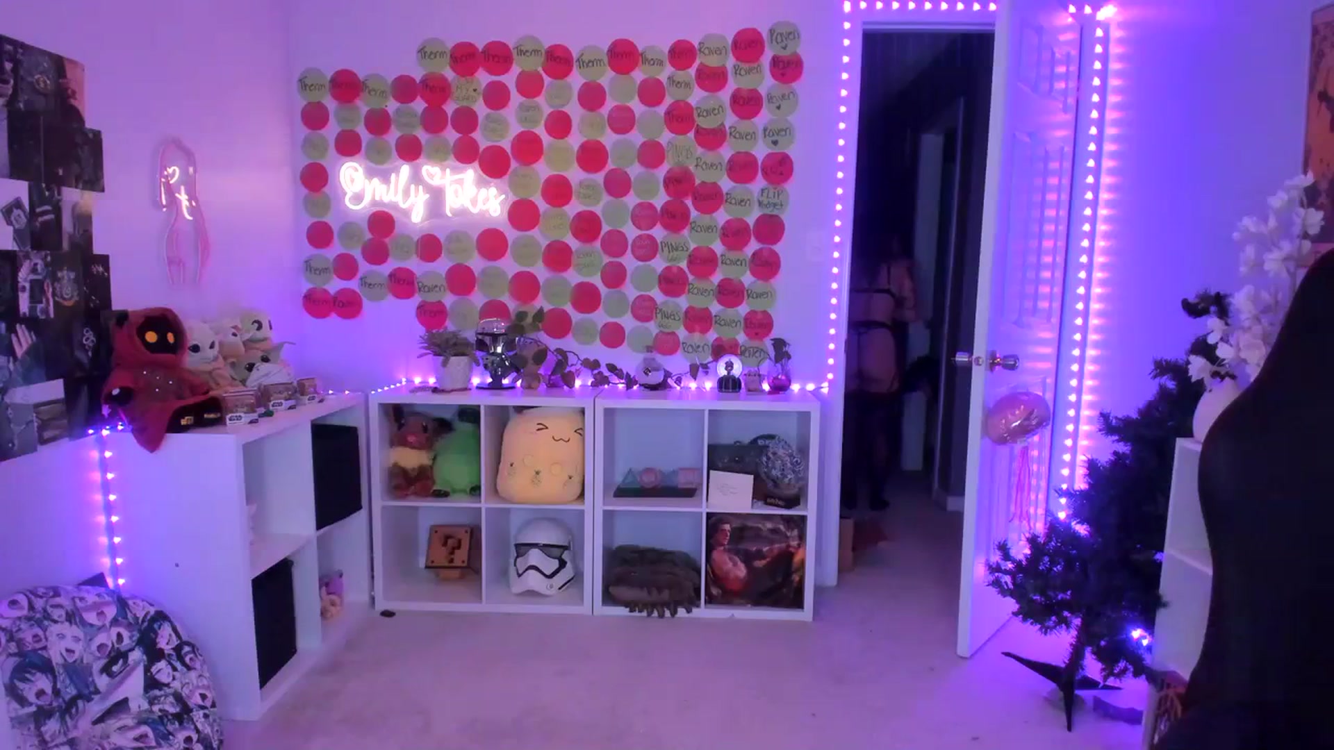 Gallery image thumbnail from EmilyTokes's myfreecams stream on, 01/01/2024, 05:04 image 8 of 20