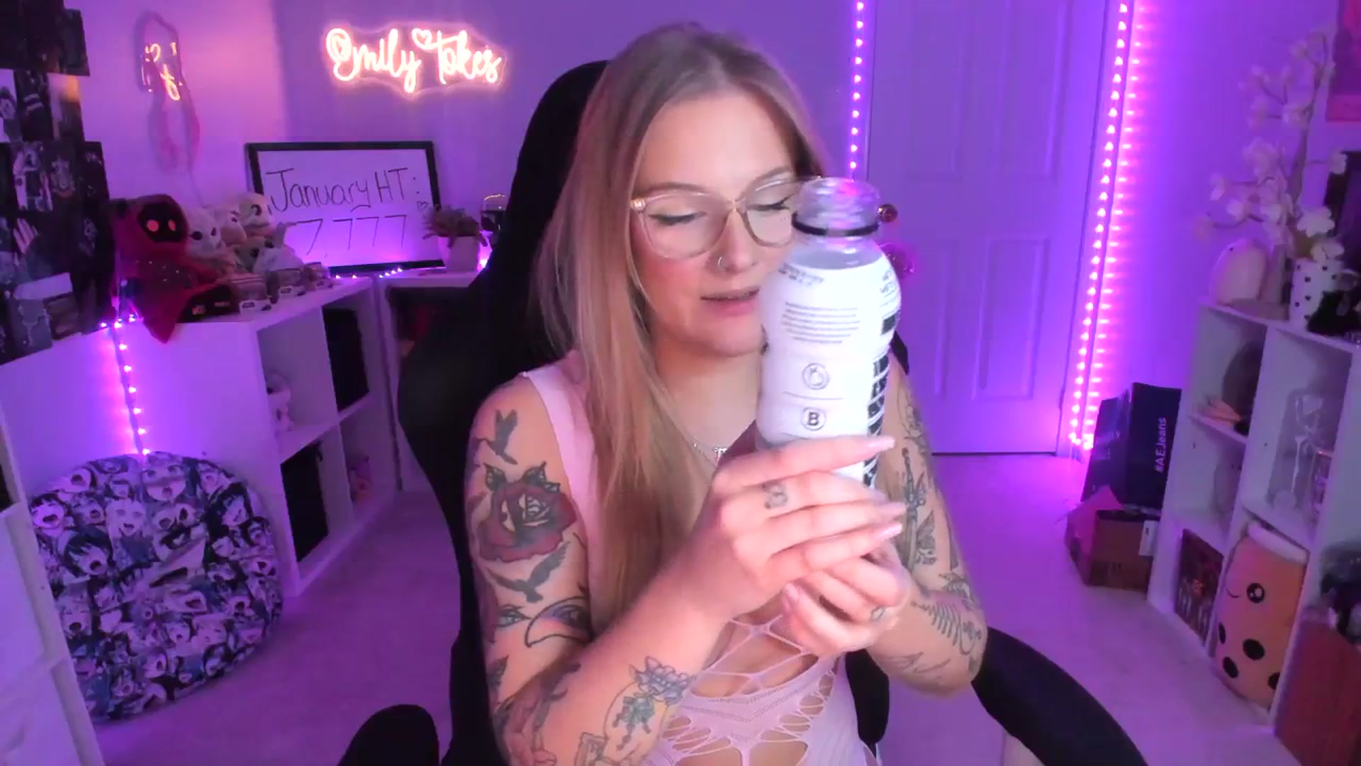 Gallery image thumbnail from EmilyTokes's myfreecams stream on, 01/27/2024, 04:42 image 5 of 20