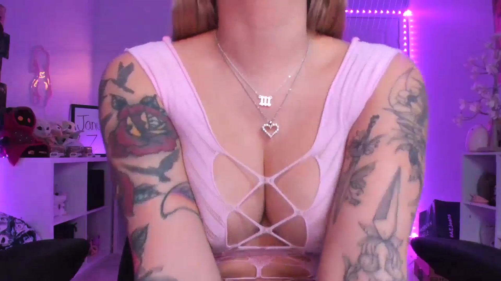 Gallery image thumbnail from EmilyTokes's myfreecams stream on, 01/27/2024, 04:42 image 19 of 20