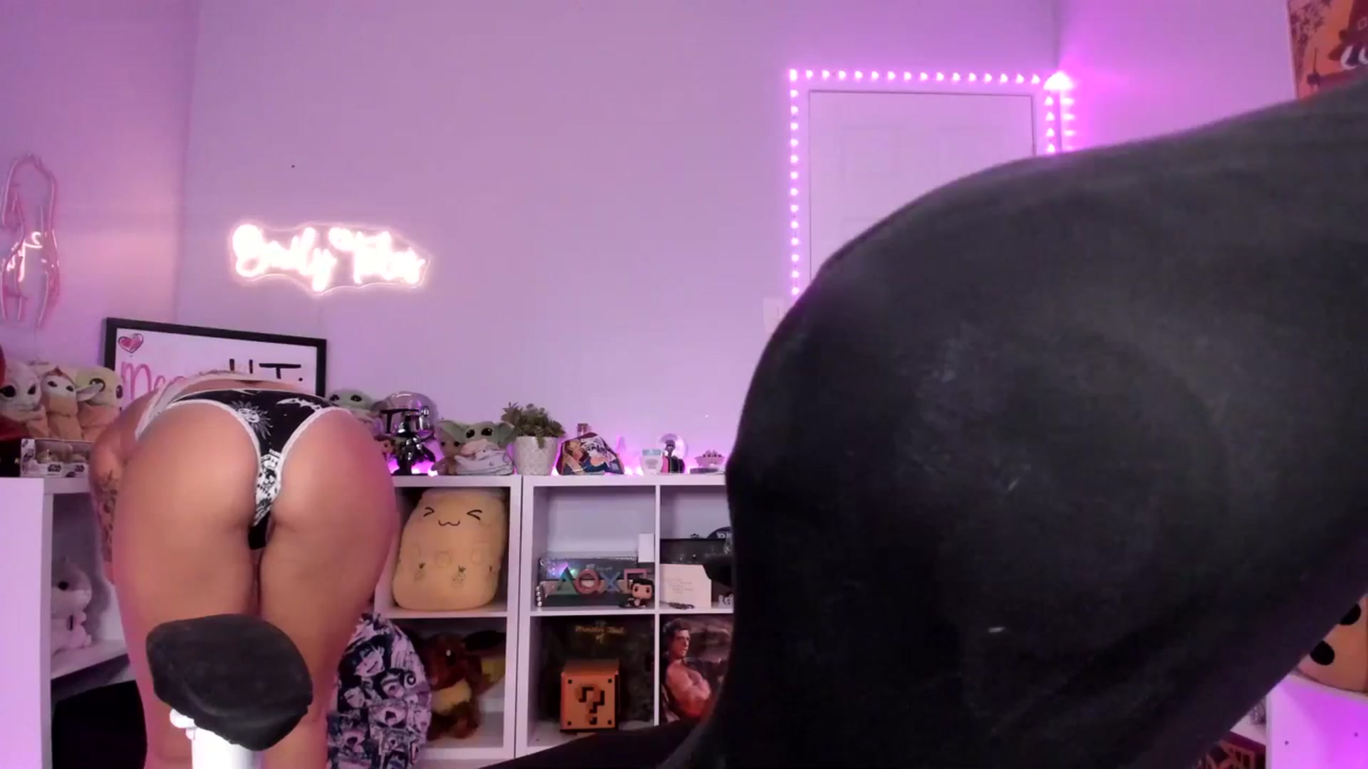 Gallery image thumbnail from EmilyTokes's myfreecams stream on, 03/28/2024, 04:00 image 5 of 20